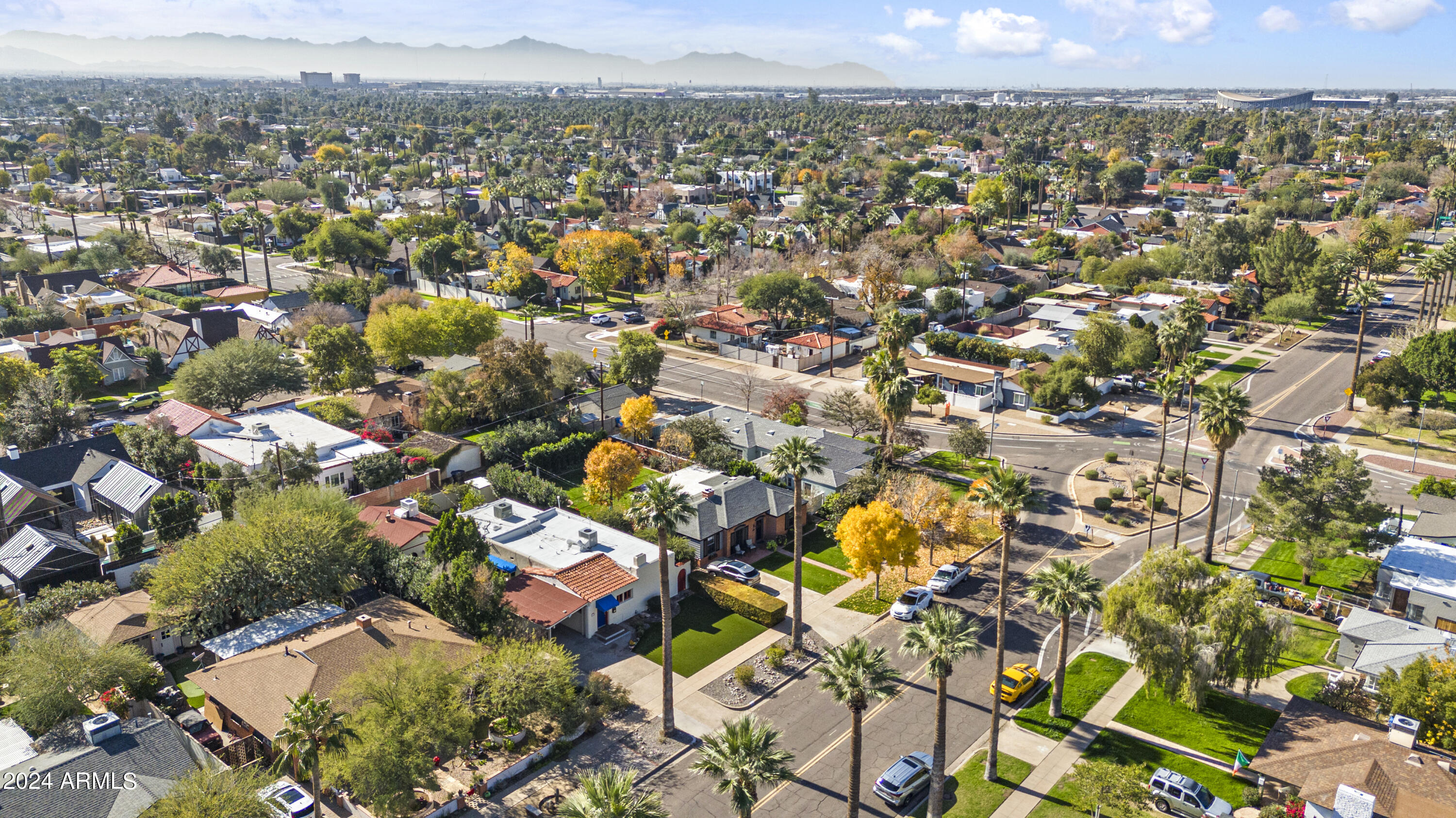 325 W ENCANTO Boulevard