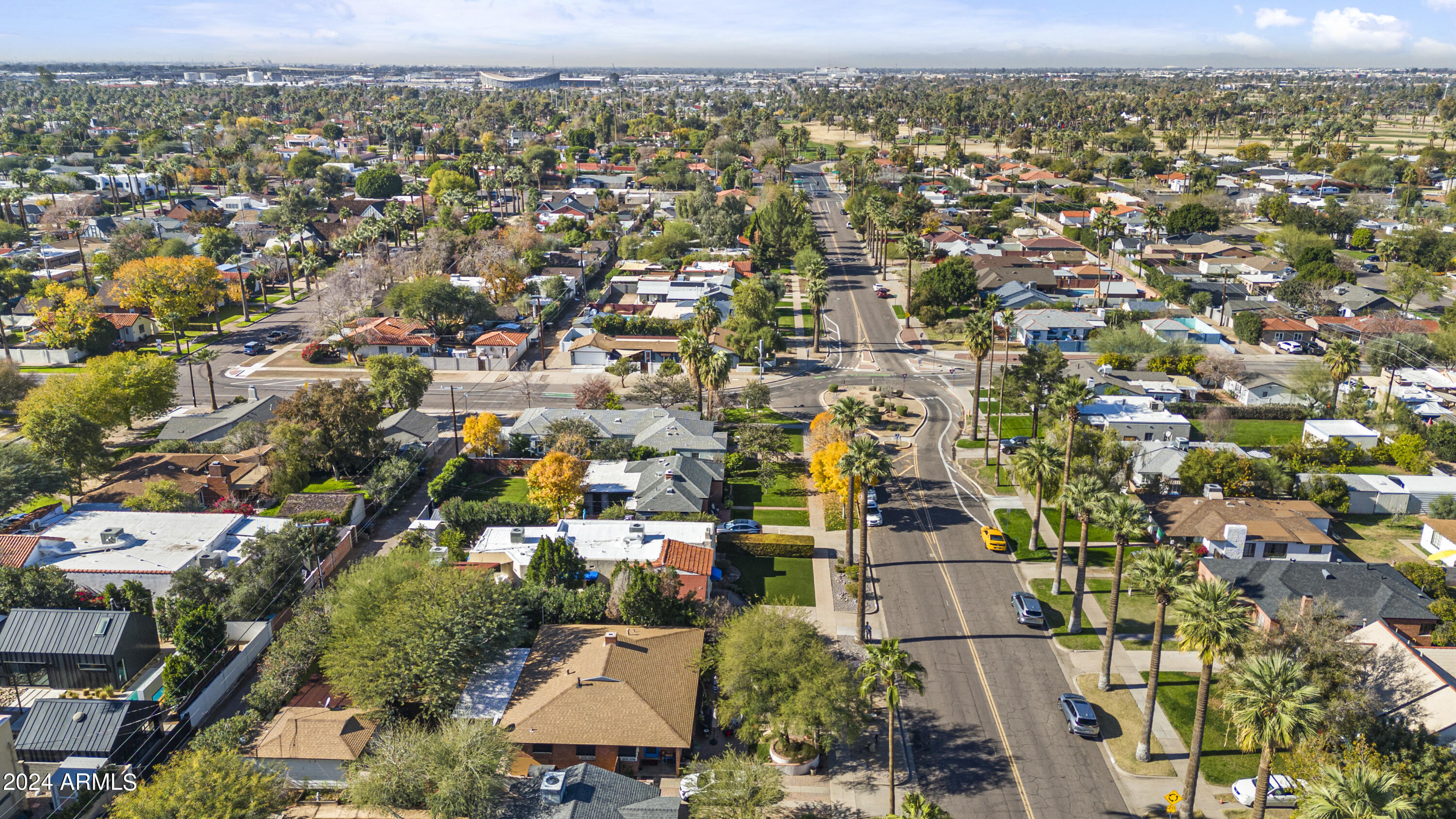 325 W ENCANTO Boulevard