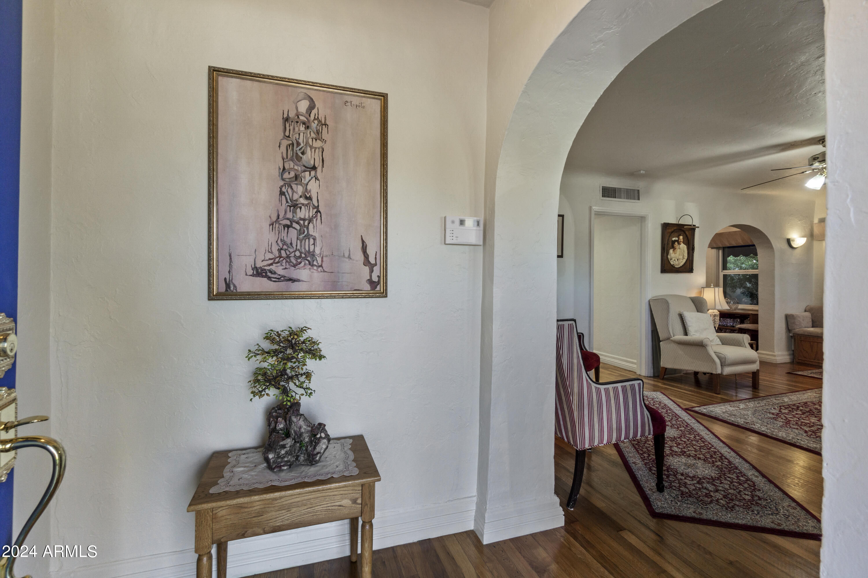 325 W ENCANTO Boulevard