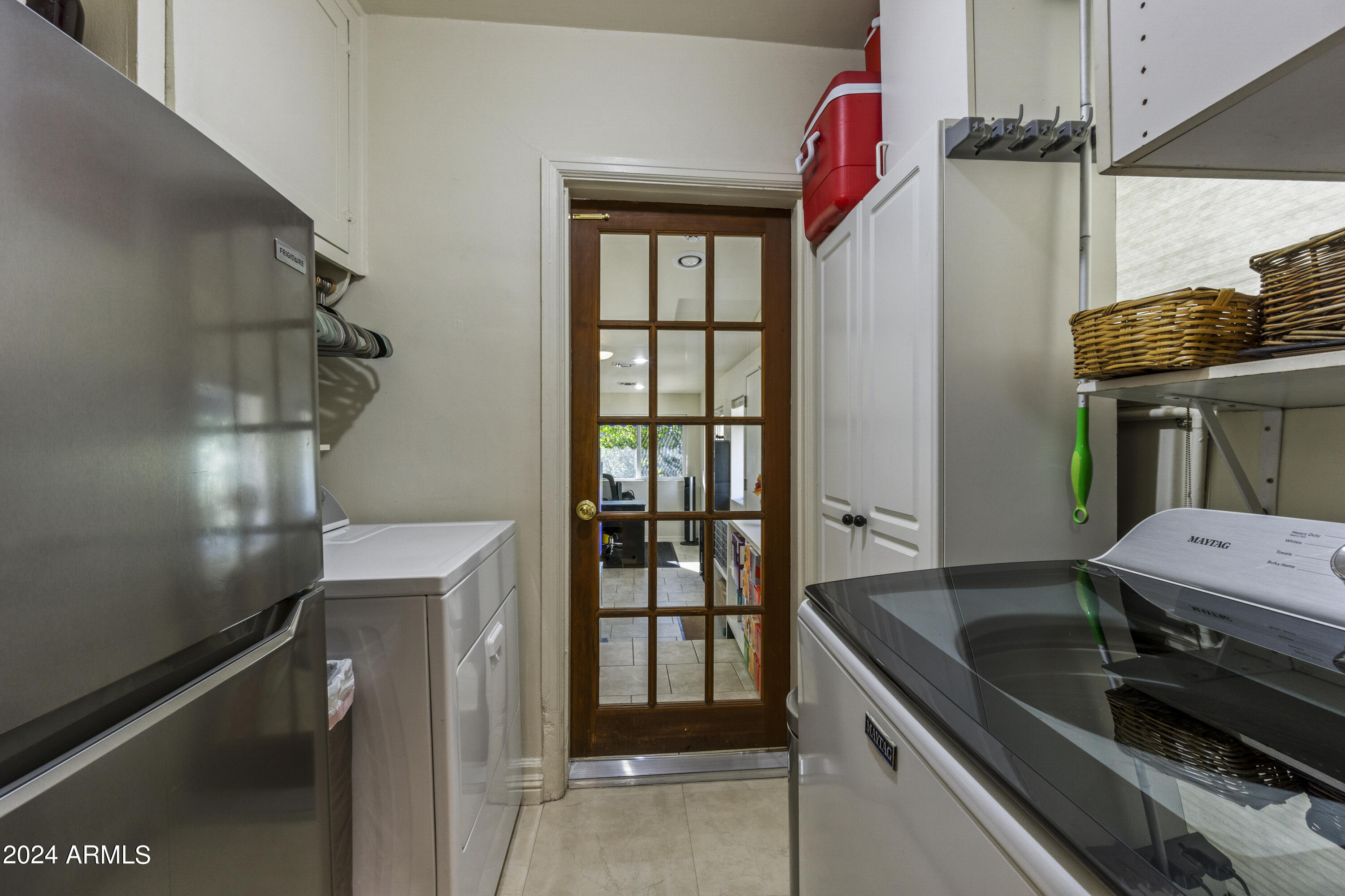 325 W ENCANTO Boulevard