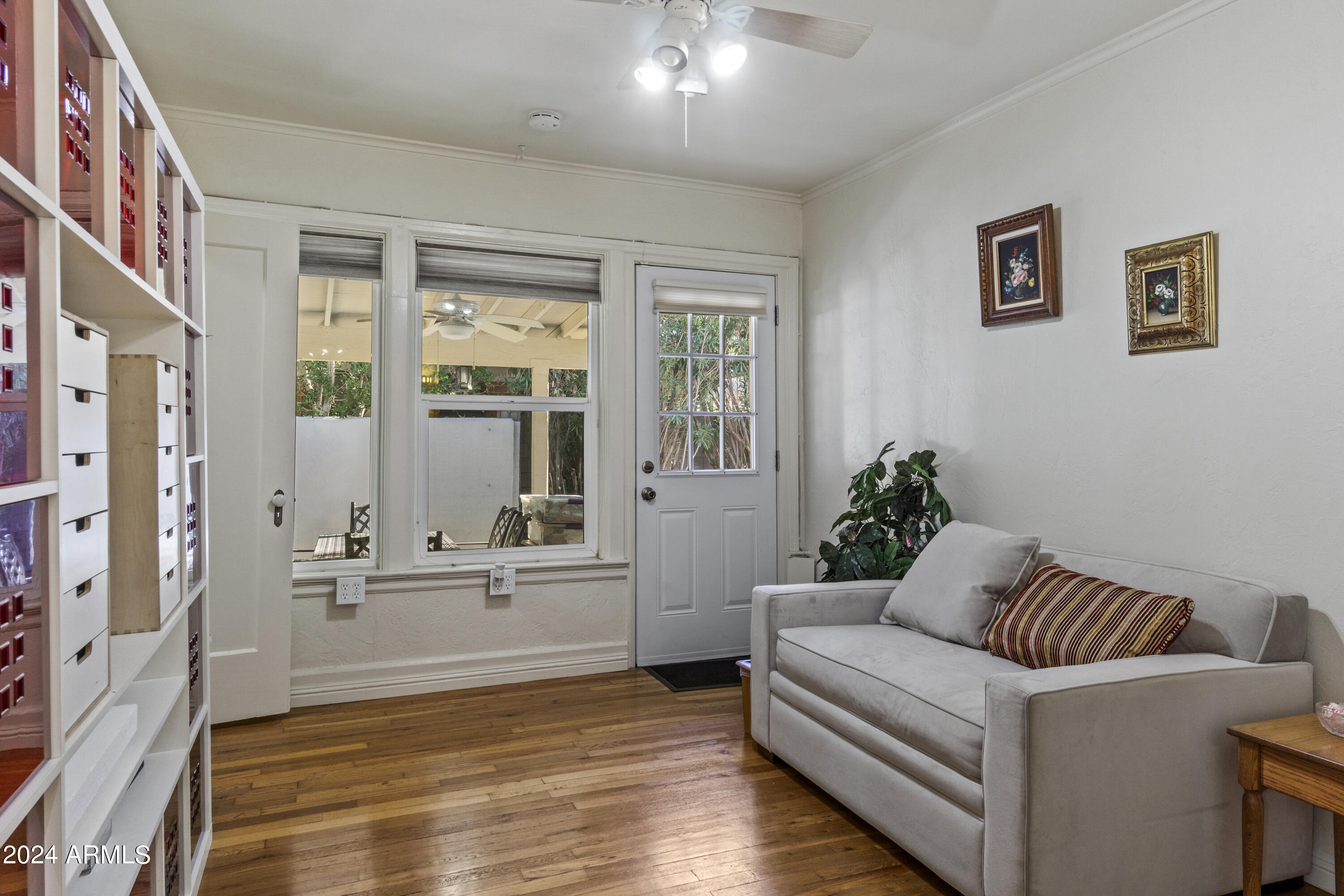 325 W ENCANTO Boulevard