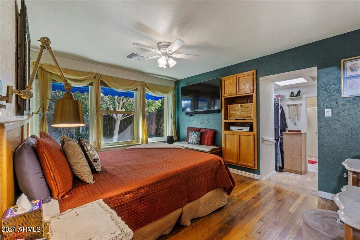 325 W ENCANTO Boulevard