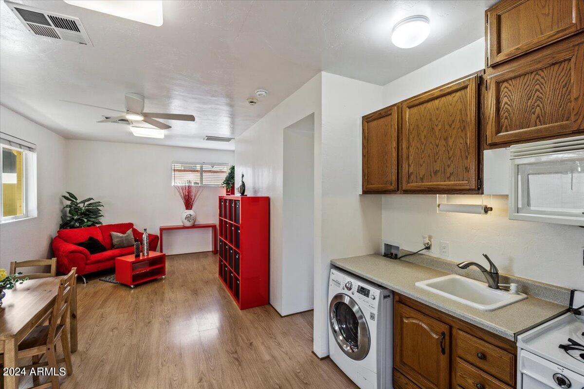 325 W ENCANTO Boulevard