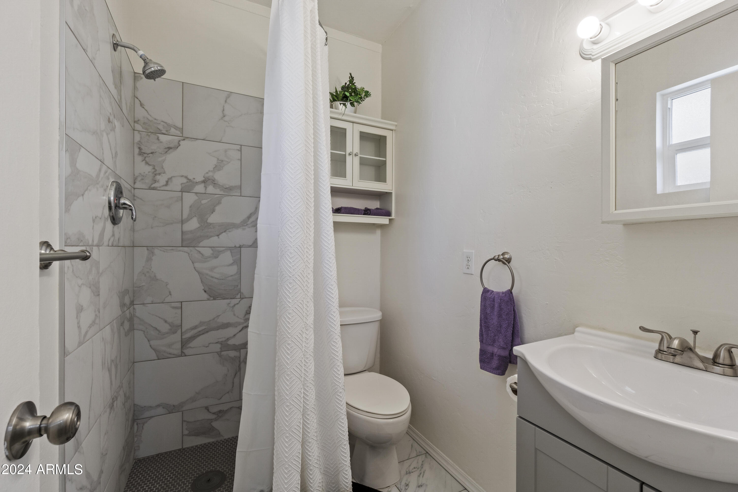 325 W ENCANTO Boulevard