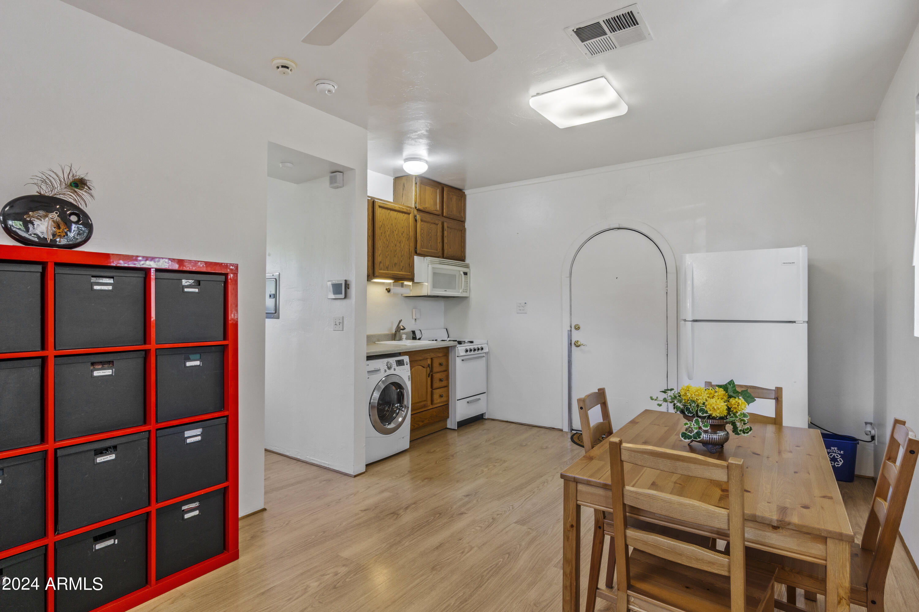 325 W ENCANTO Boulevard
