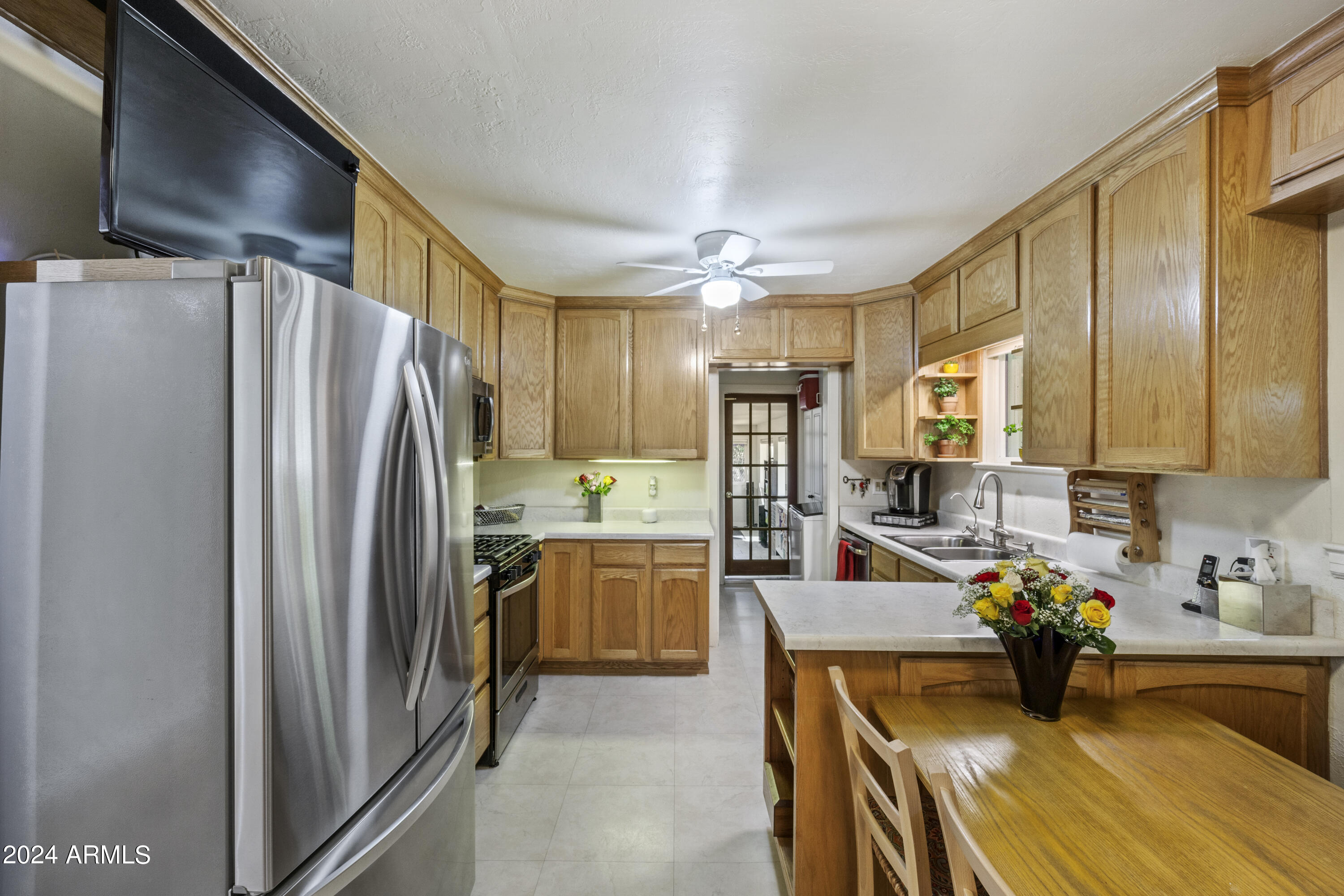 325 W ENCANTO Boulevard