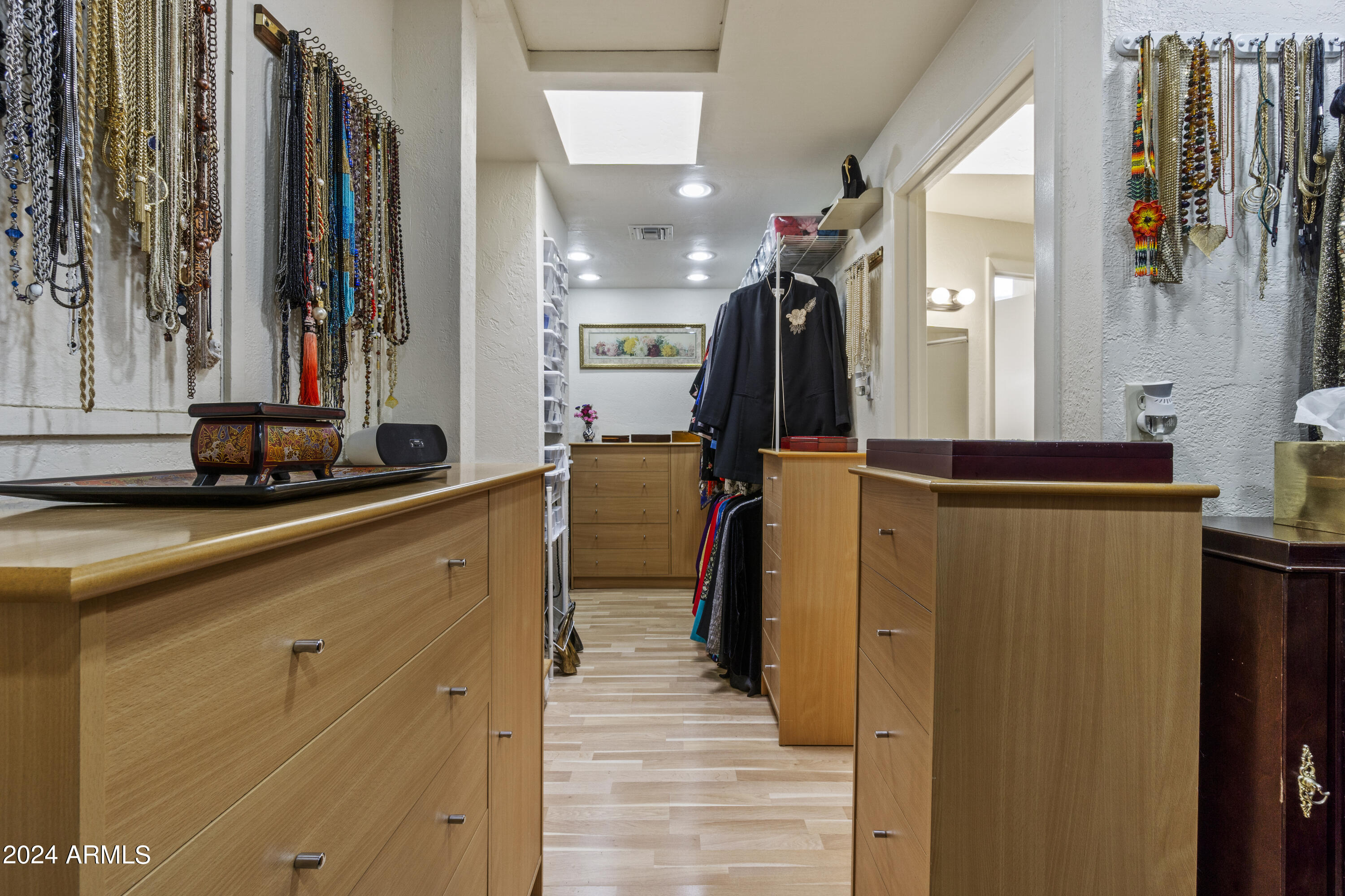 325 W ENCANTO Boulevard