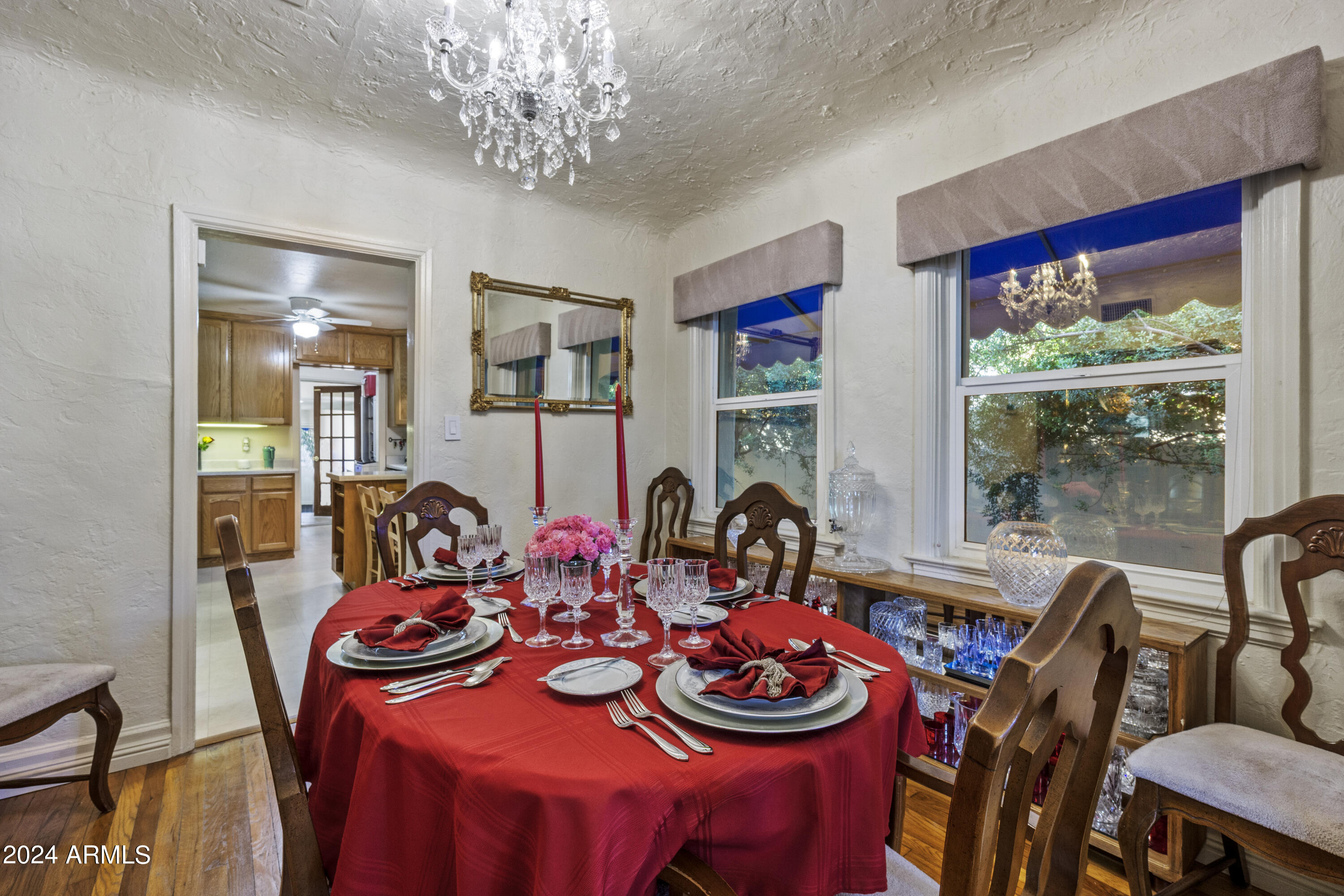 325 W ENCANTO Boulevard