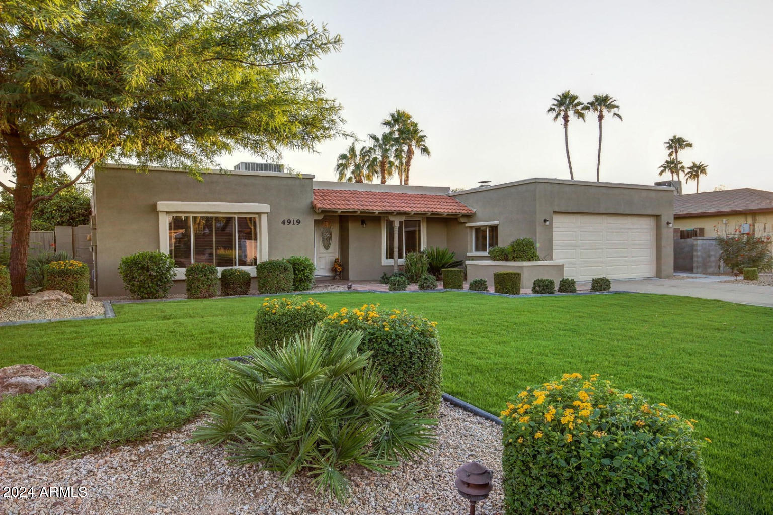 4919 E ACOMA Drive