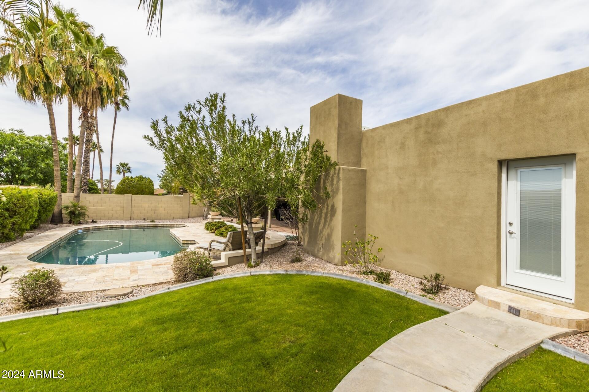 4919 E ACOMA Drive