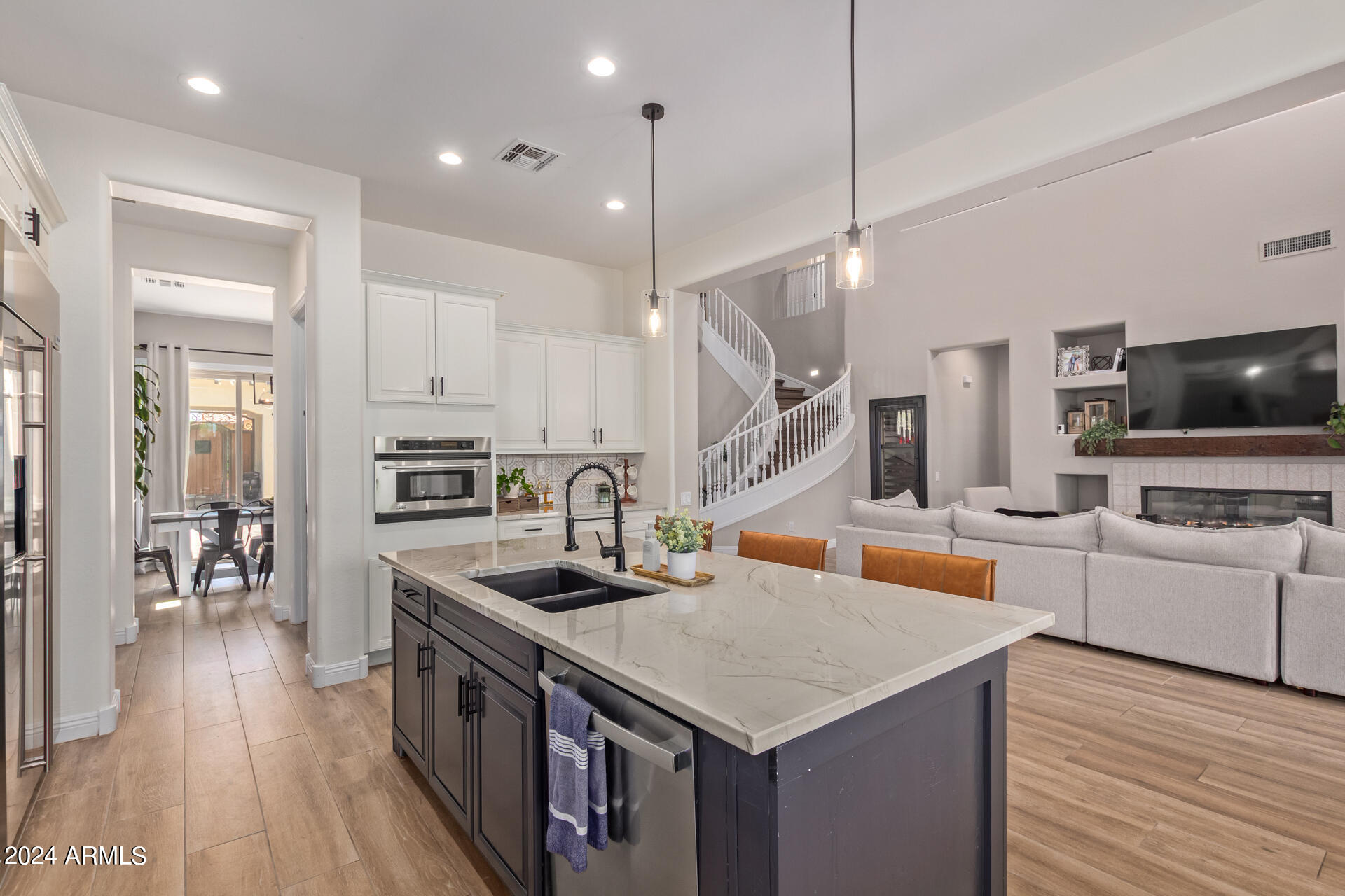 21211 N 38TH Place