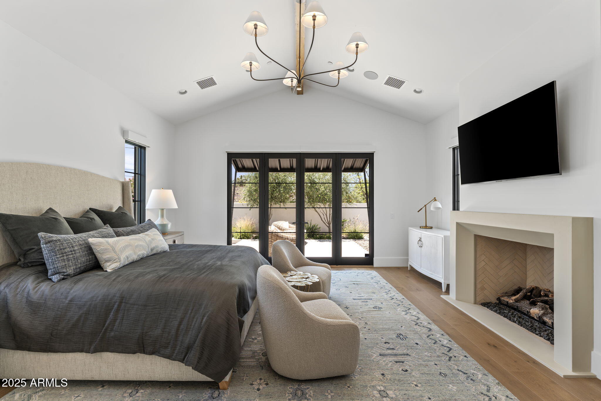 4715 E CALLE DEL MEDIO