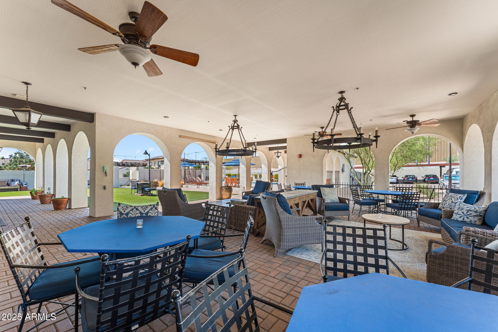 1500 E WAHALLA Lane, W3