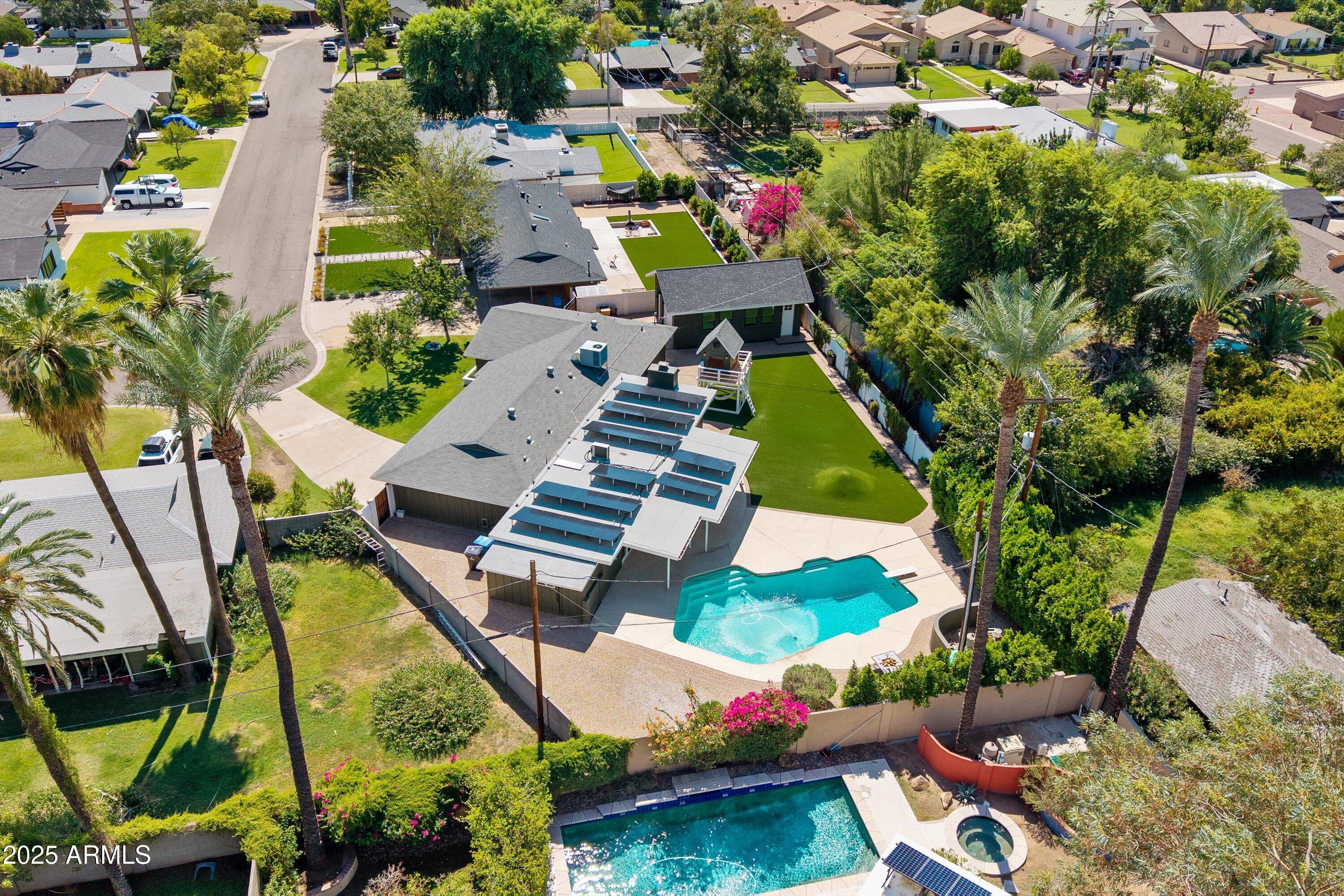 1458 E TUCKEY Lane