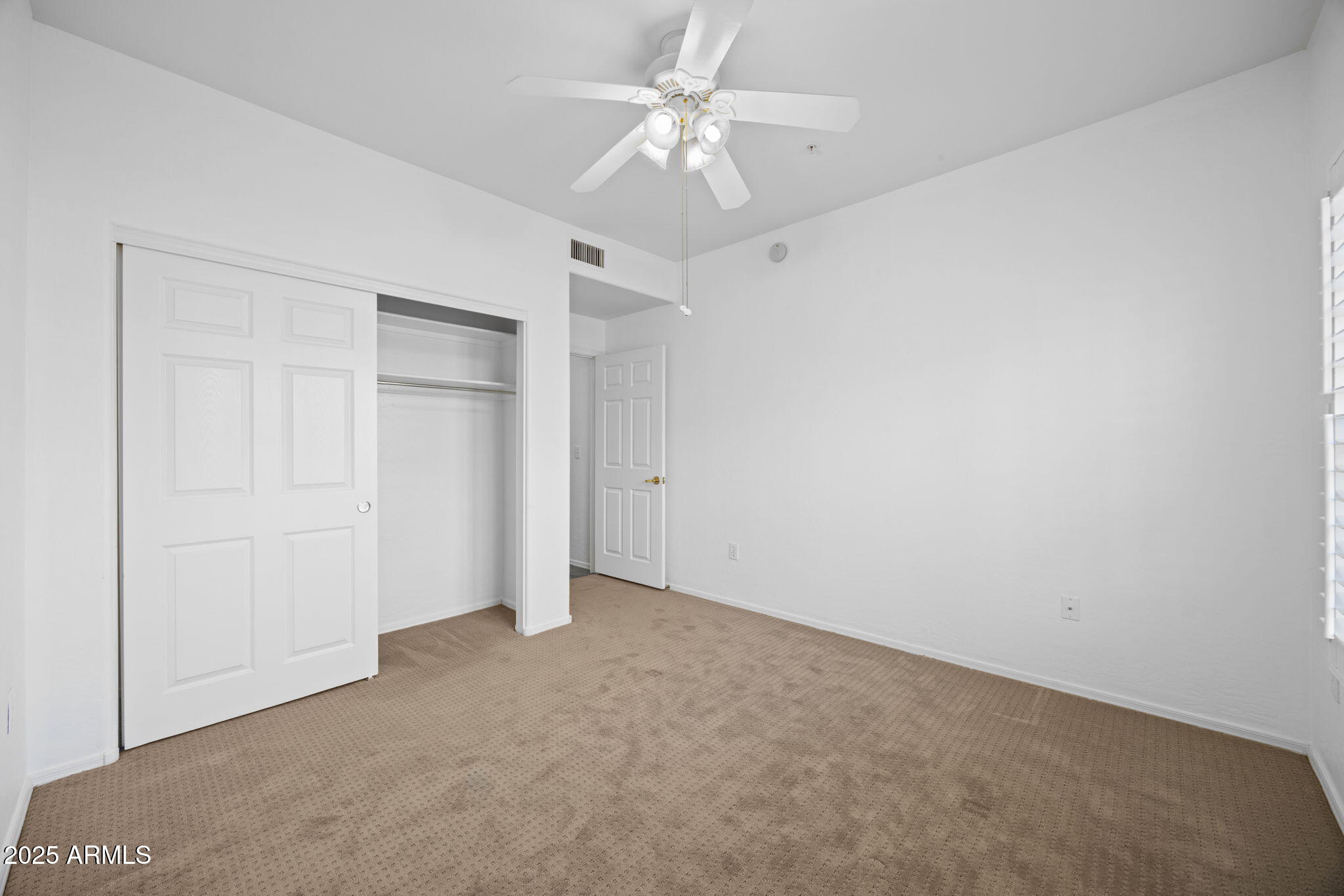 19700 N 76TH Street, 1040