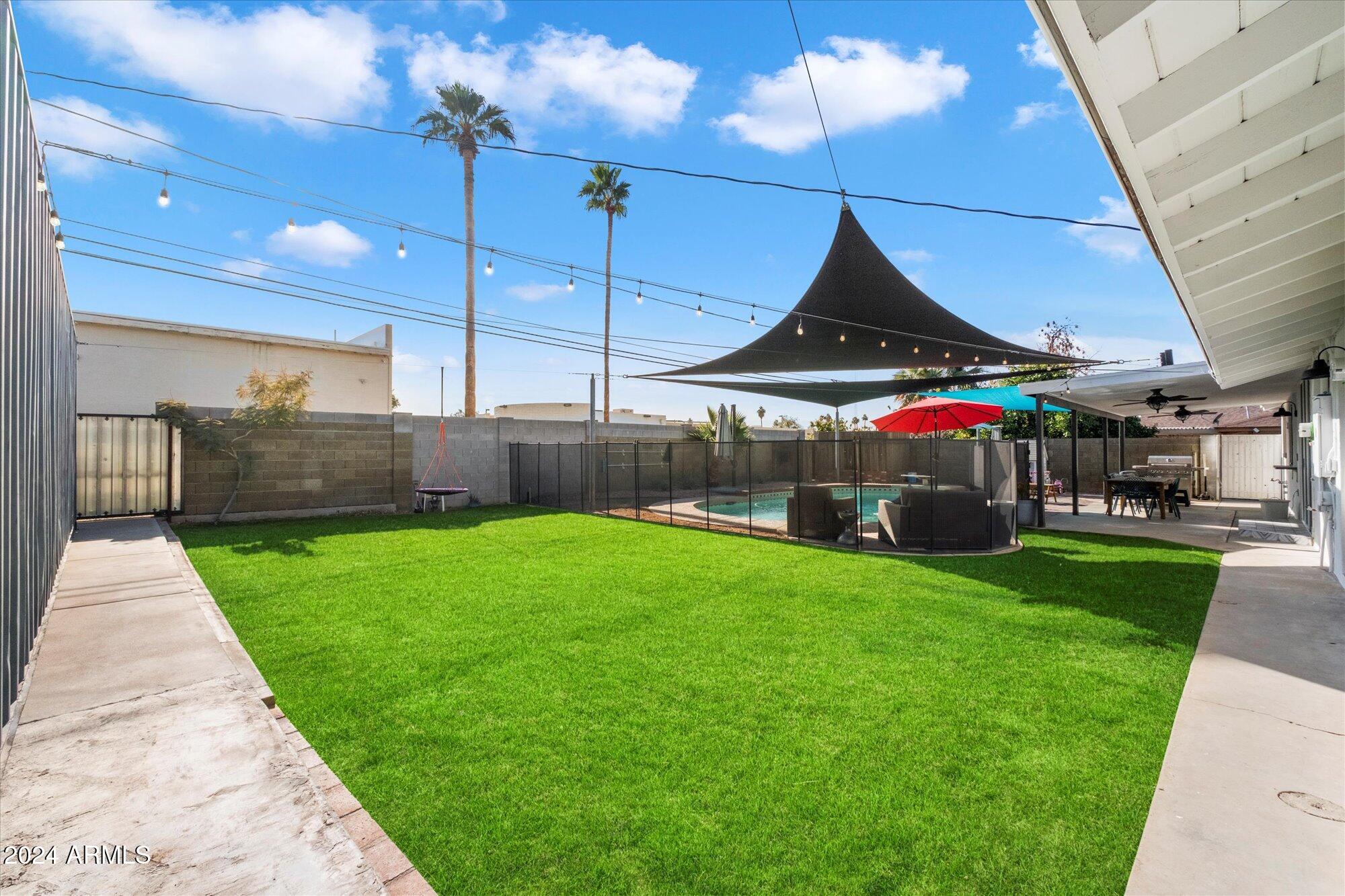 4015 E CATALINA Drive