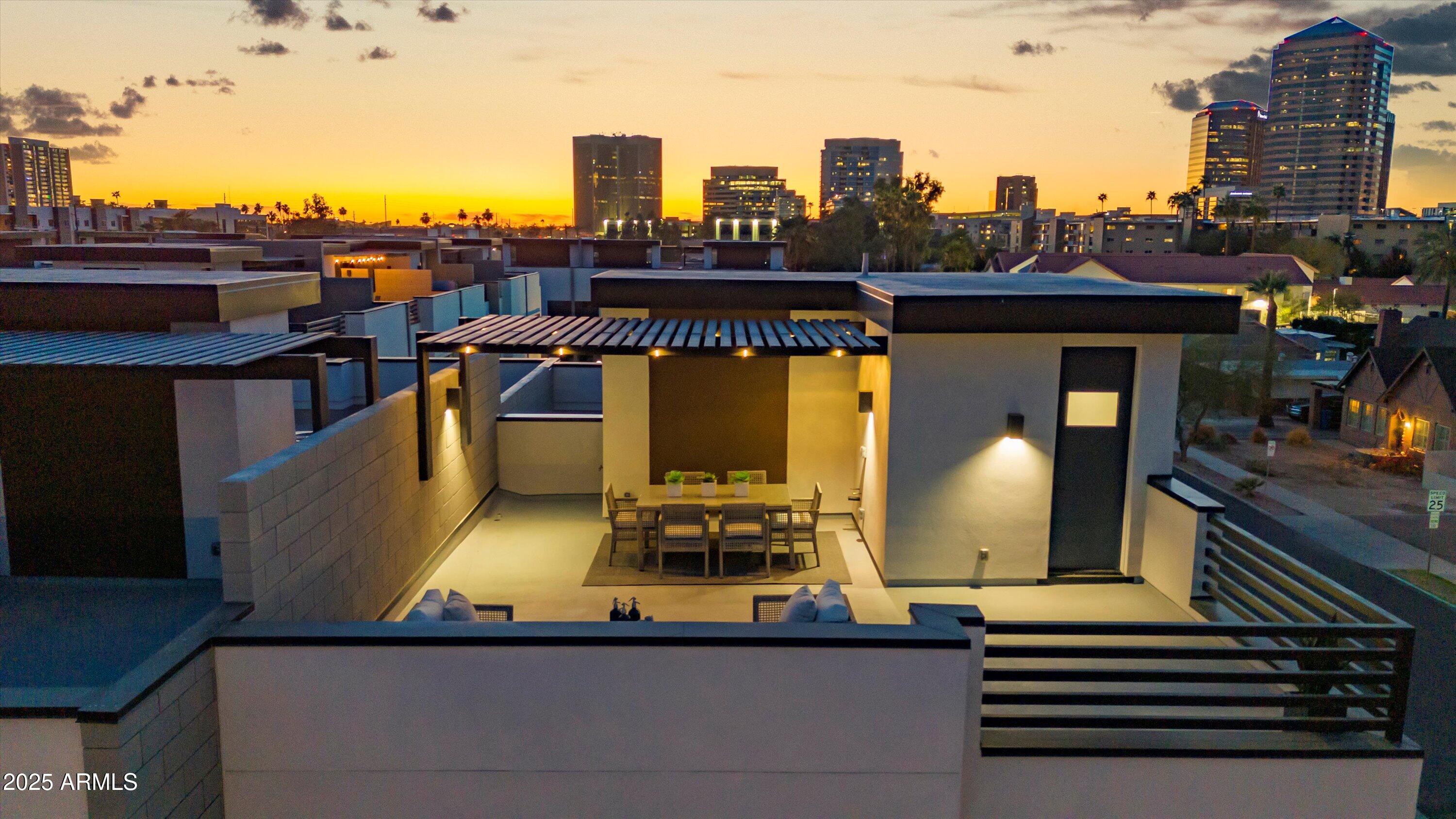 377 E WINDSOR Avenue 6