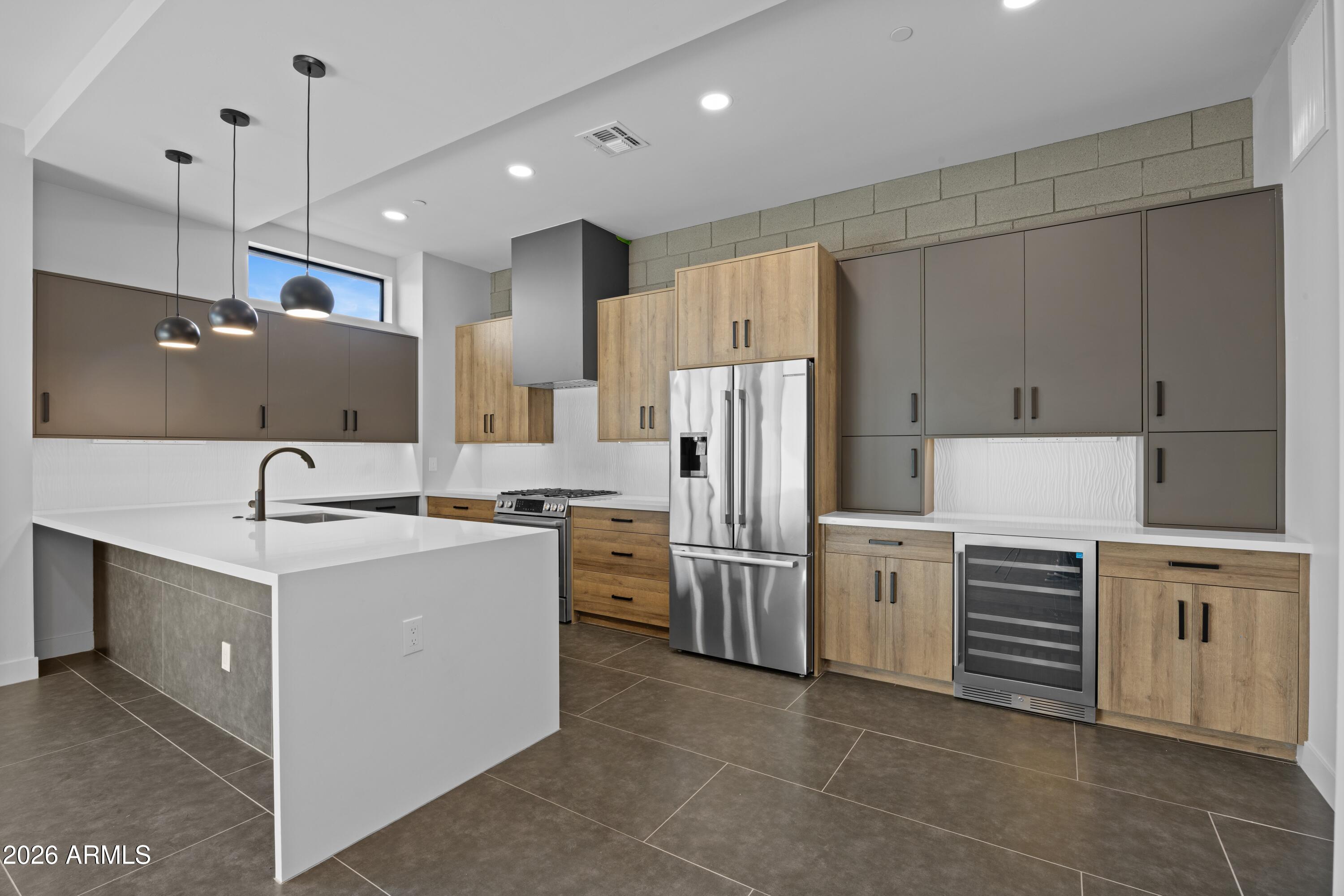 377 E WINDSOR Avenue 20