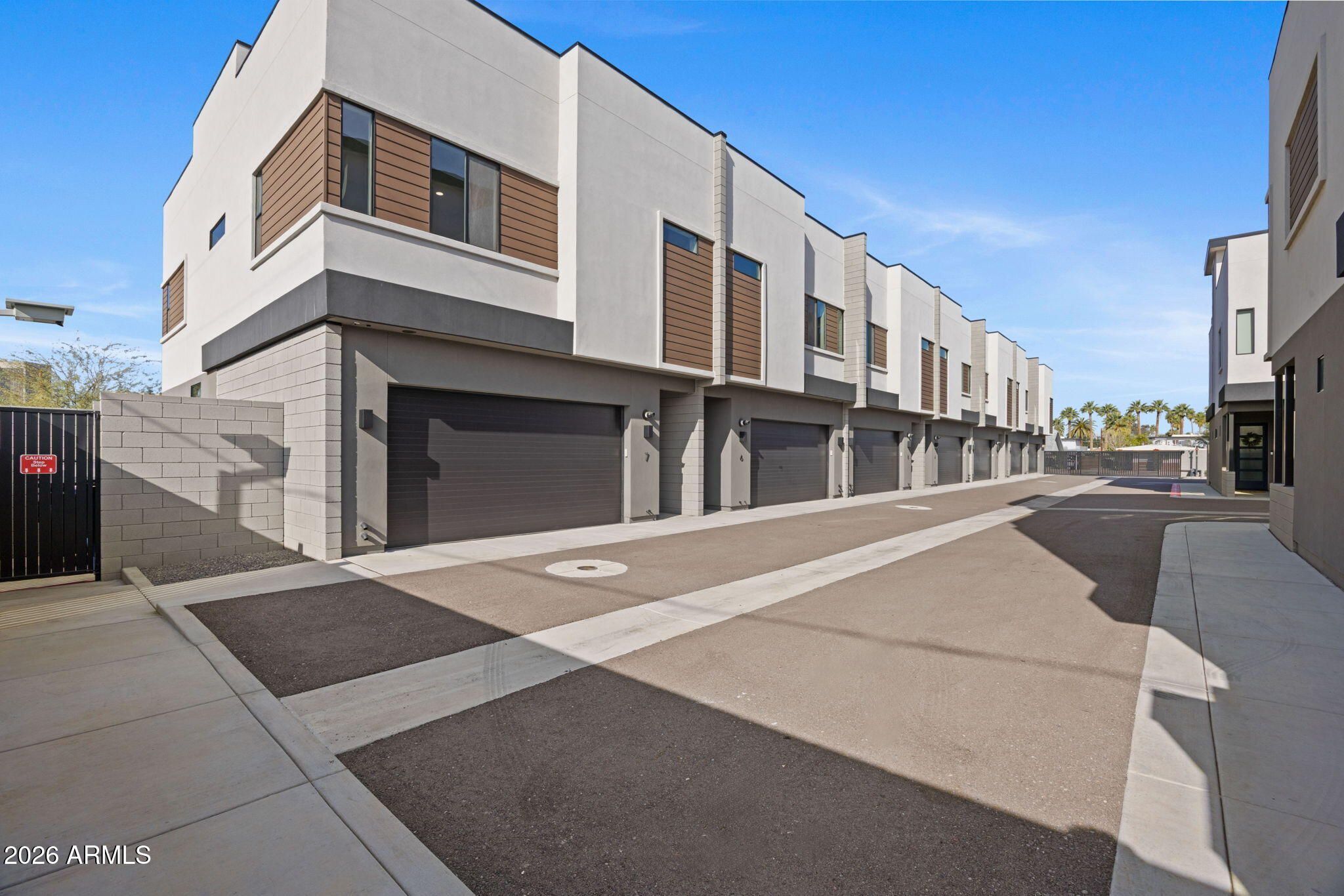 377 E WINDSOR Avenue 20