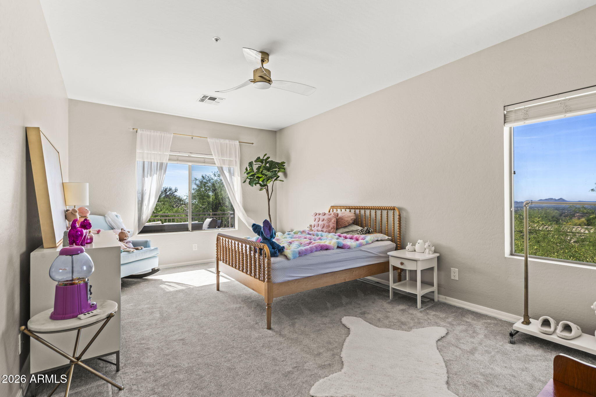 10785 E GELDING Drive