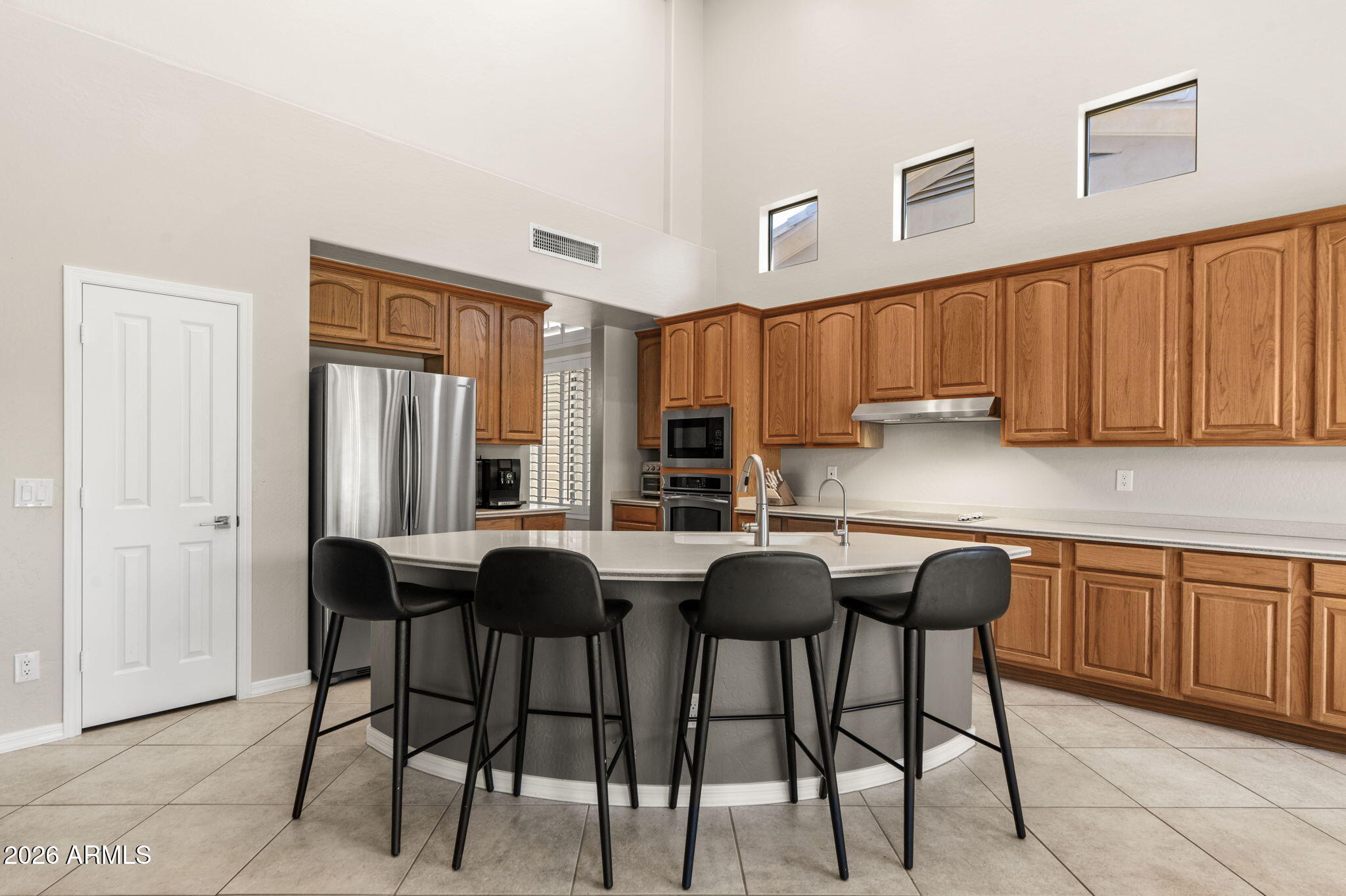 10785 E GELDING Drive