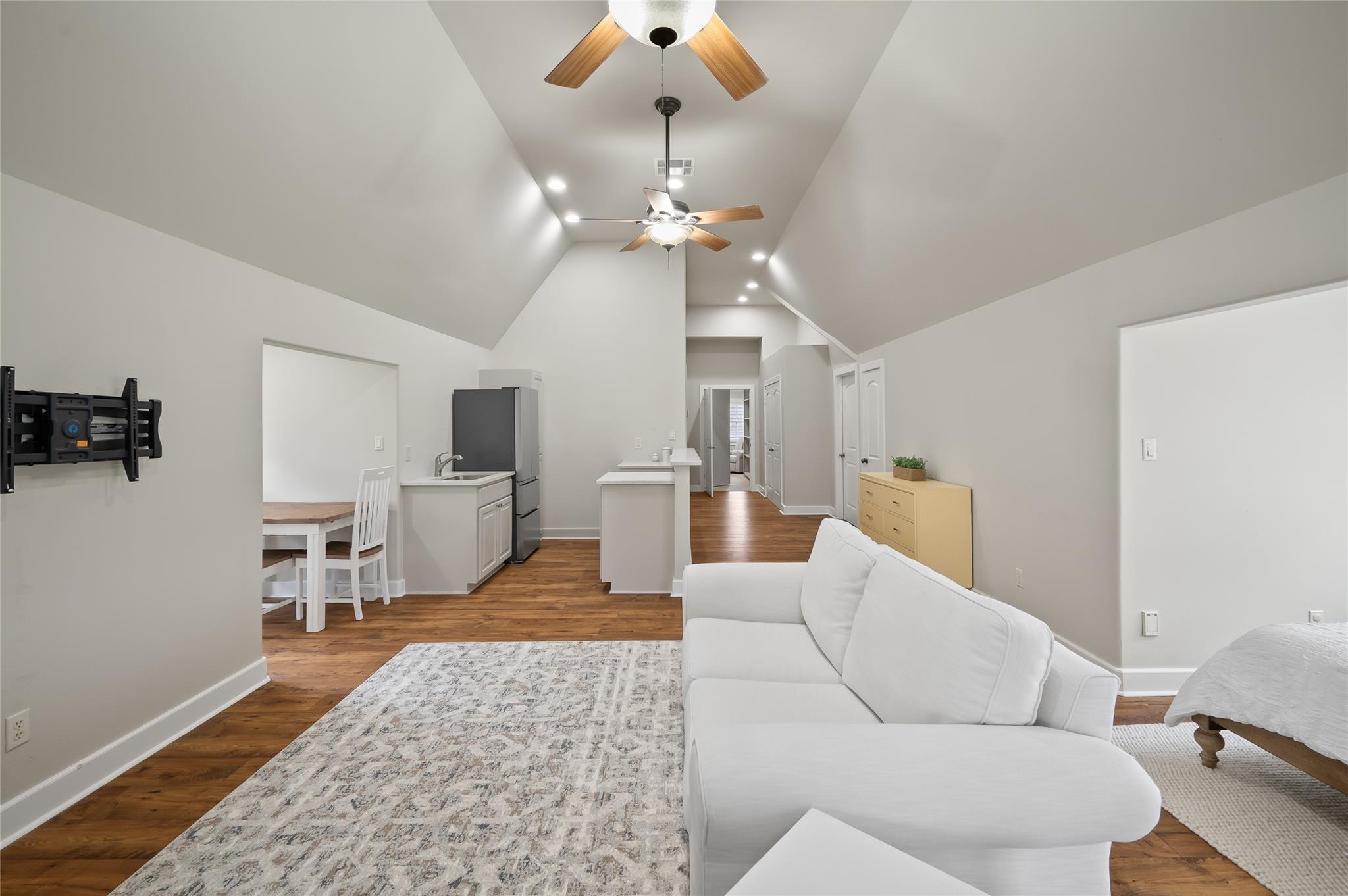 28207 E Benders Landing Boulevard