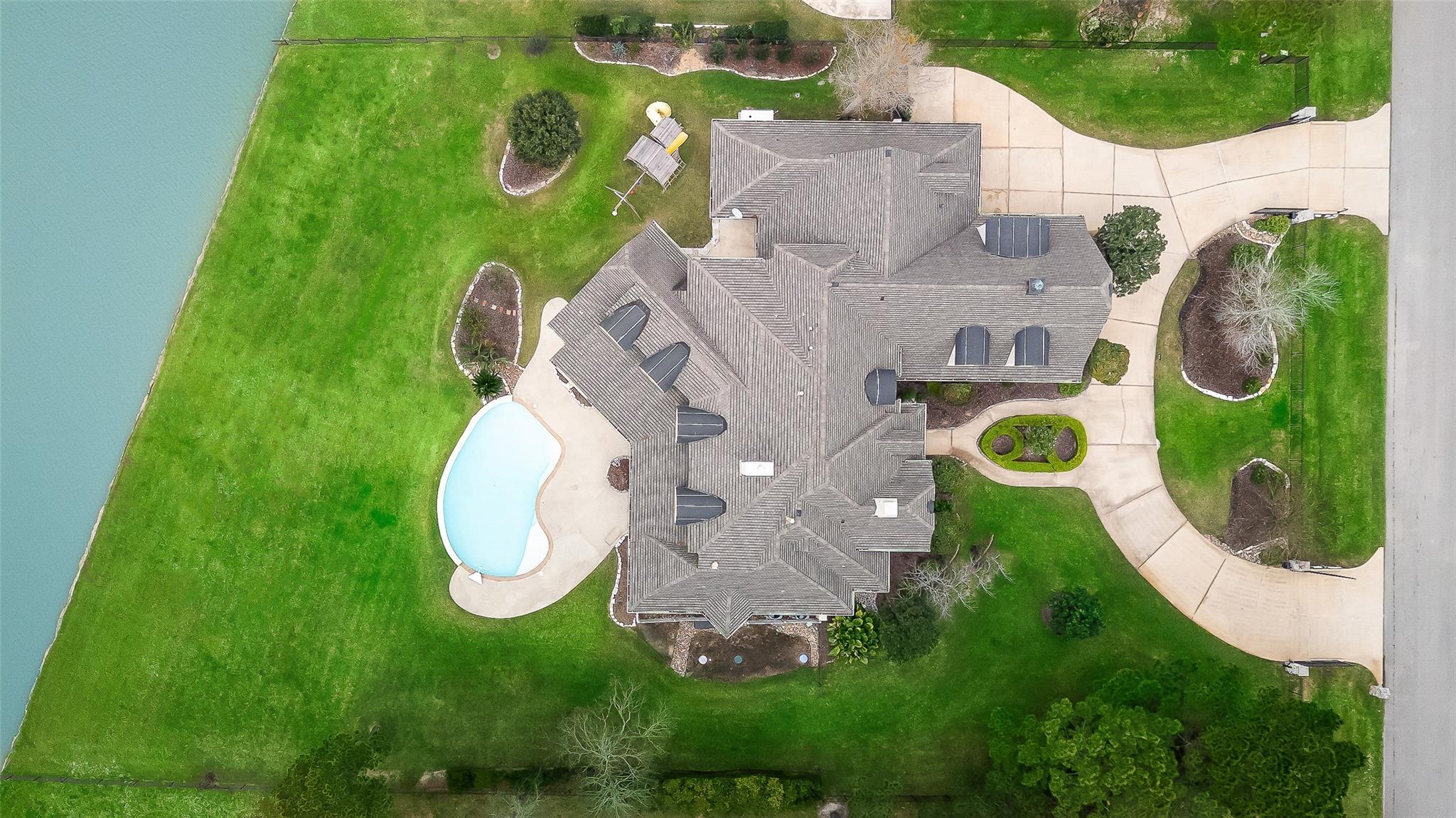 28207 E Benders Landing Boulevard