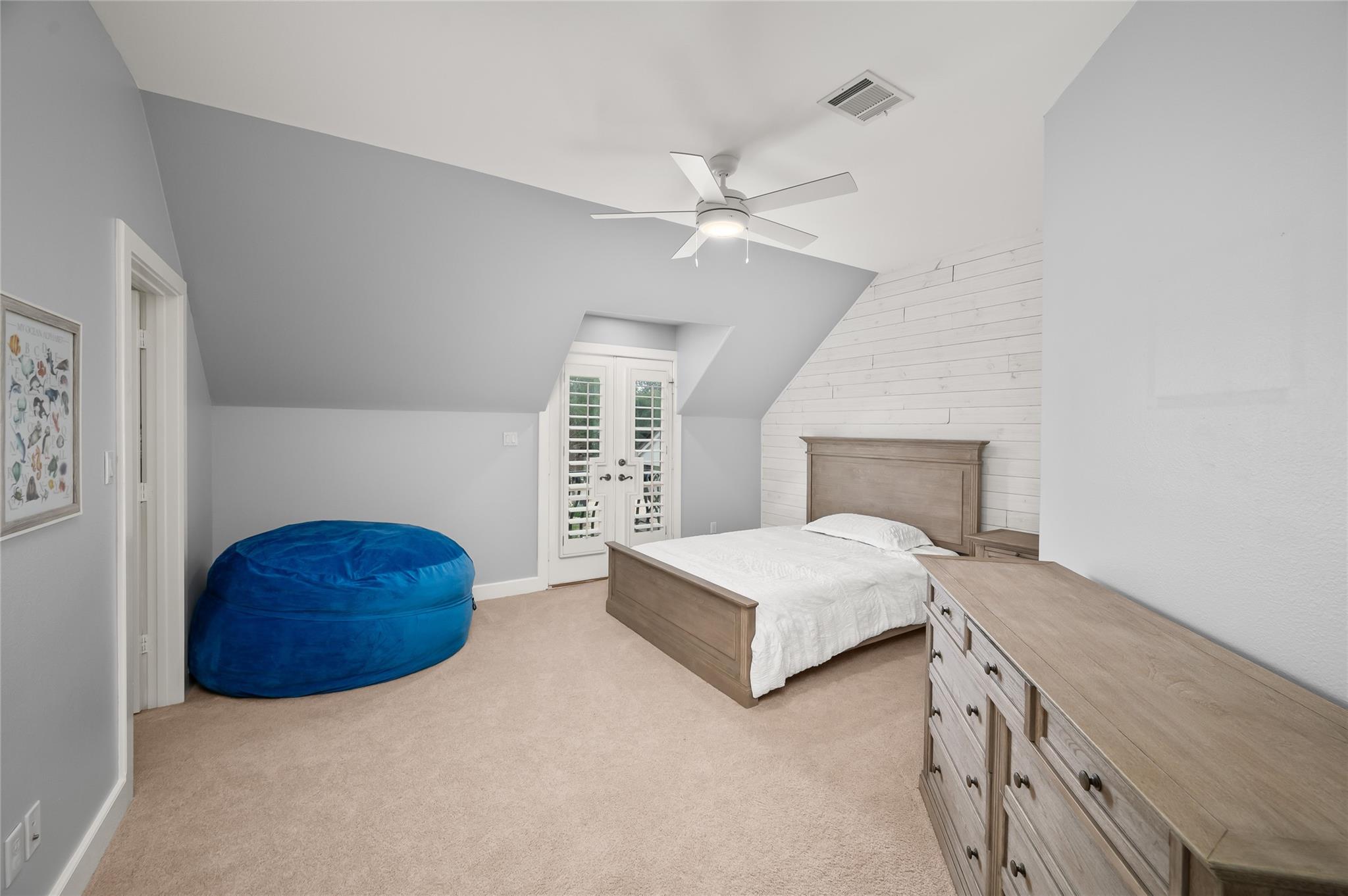 28207 E Benders Landing Boulevard