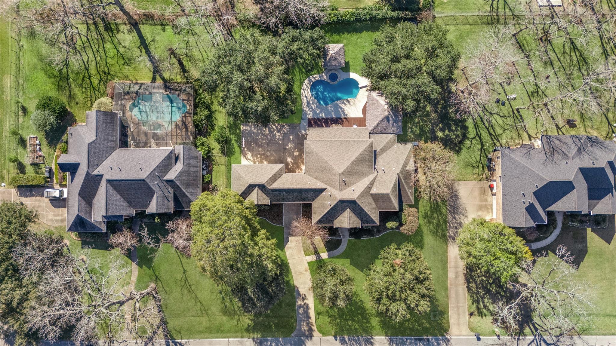 2111 N Shadow Grove Ln