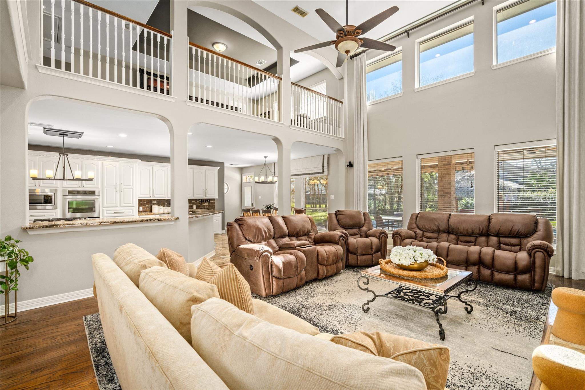 2111 N Shadow Grove Ln