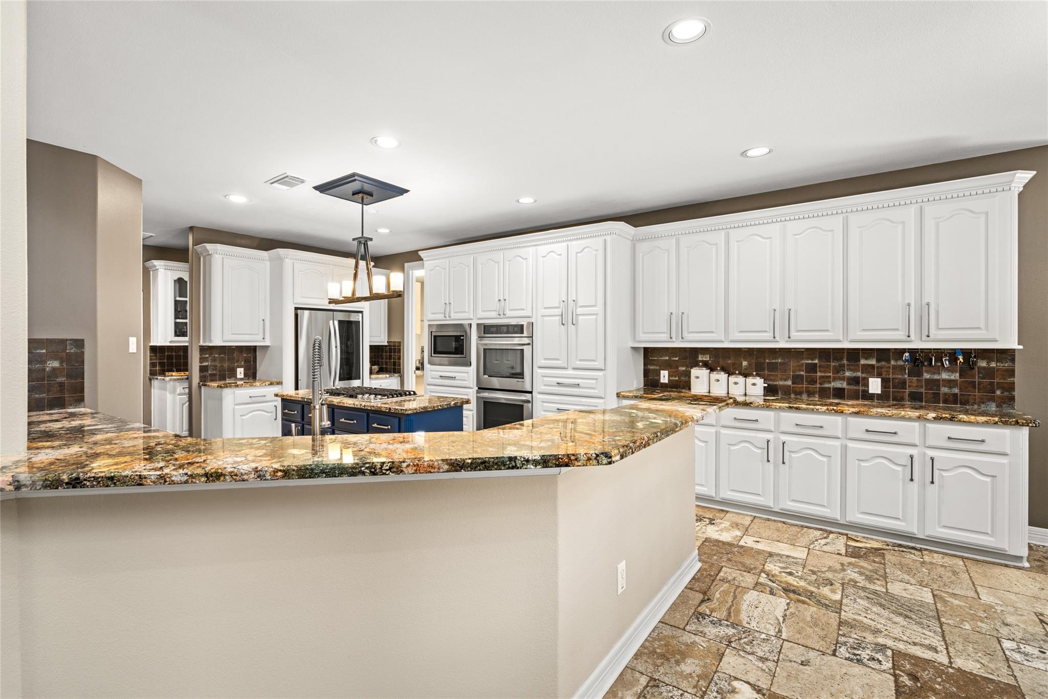 2111 N Shadow Grove Ln