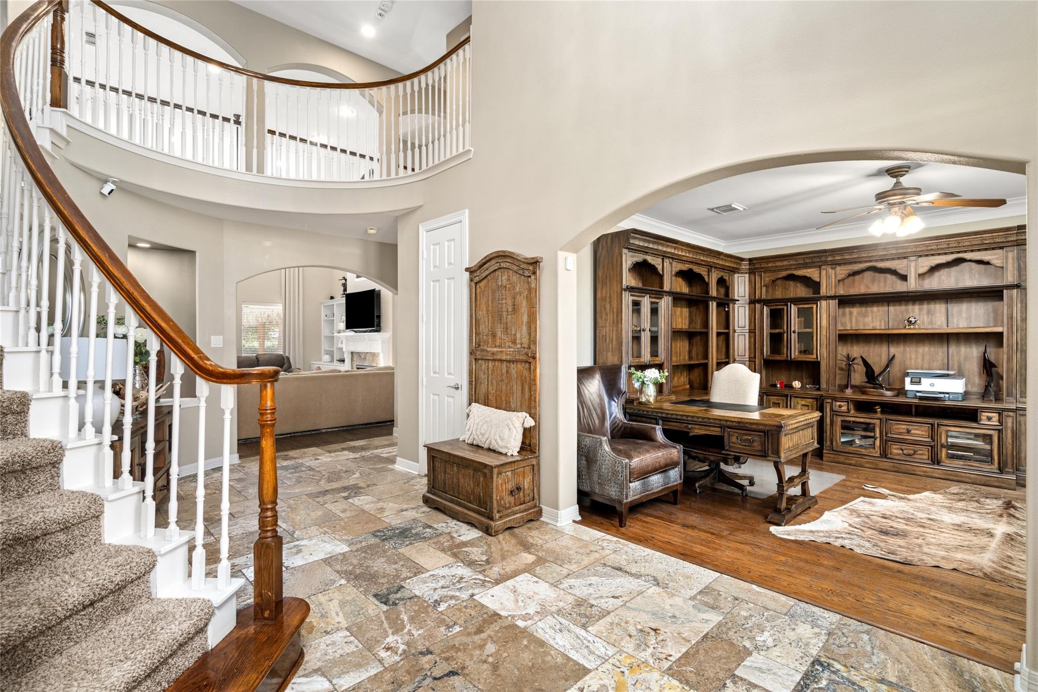 2111 N Shadow Grove Ln