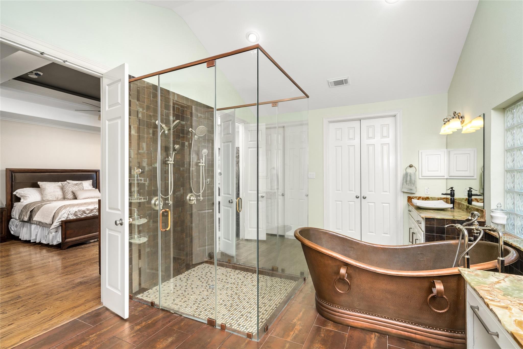 2111 N Shadow Grove Ln