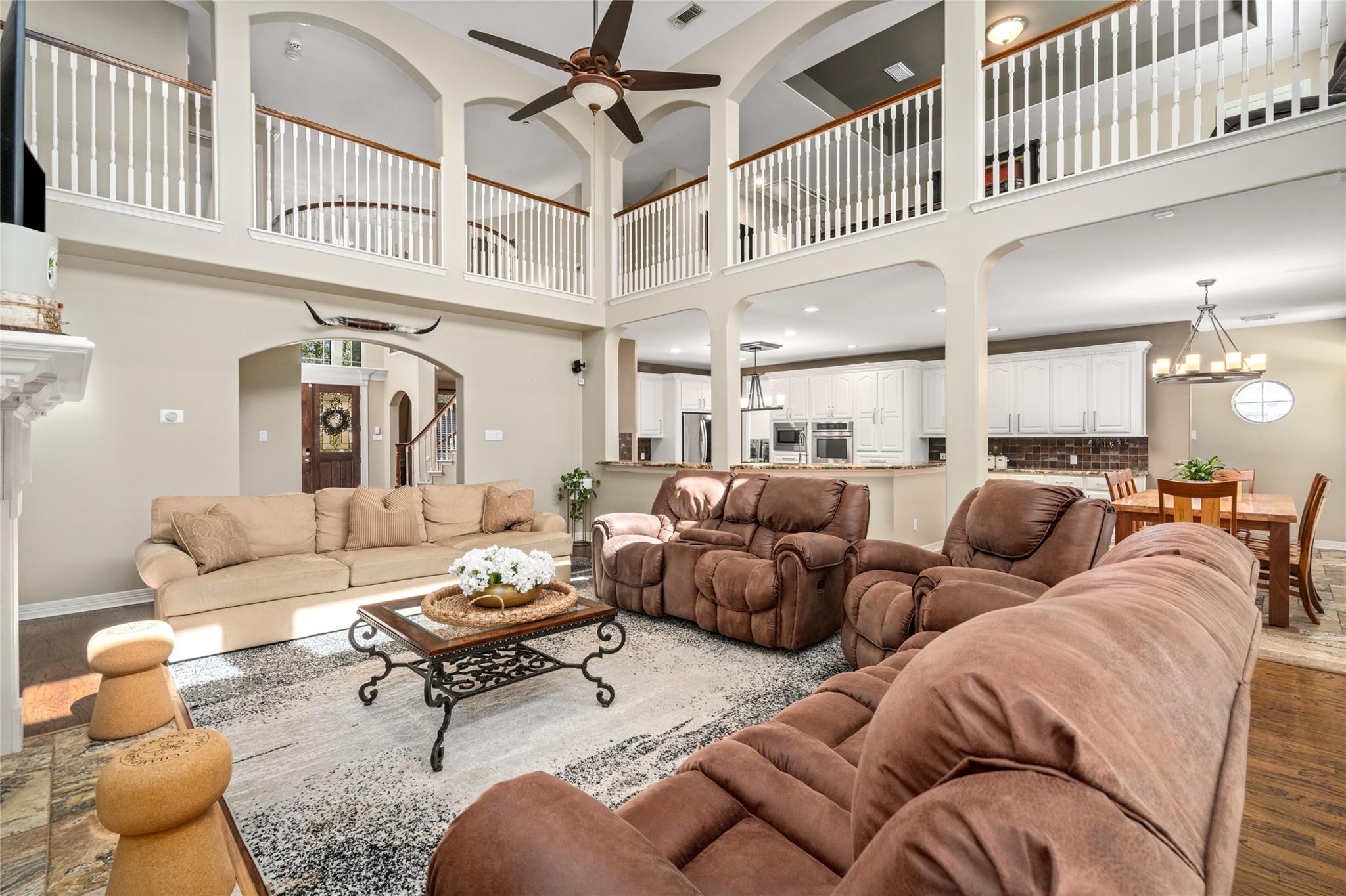 2111 N Shadow Grove Ln