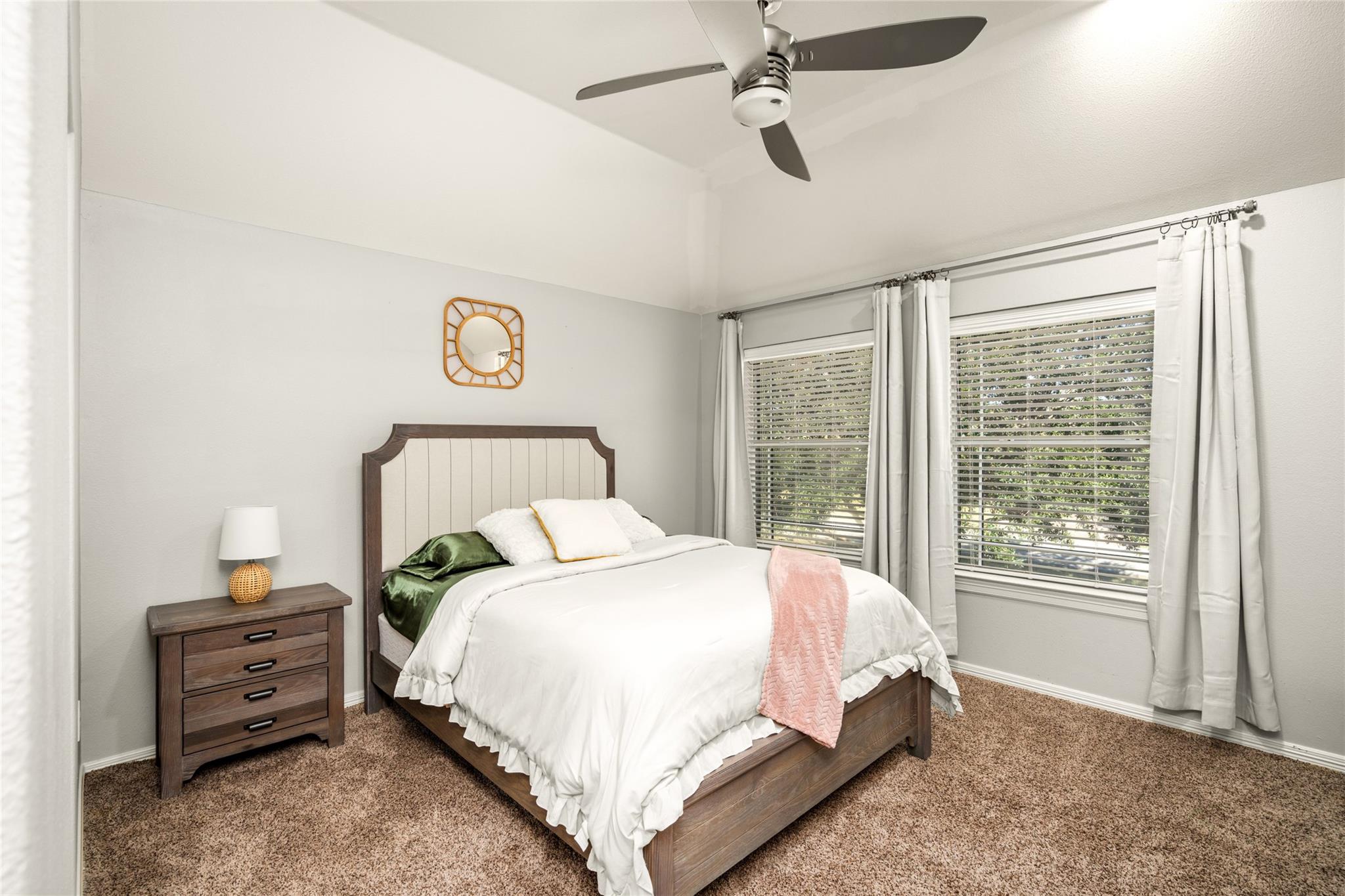 2111 N Shadow Grove Ln