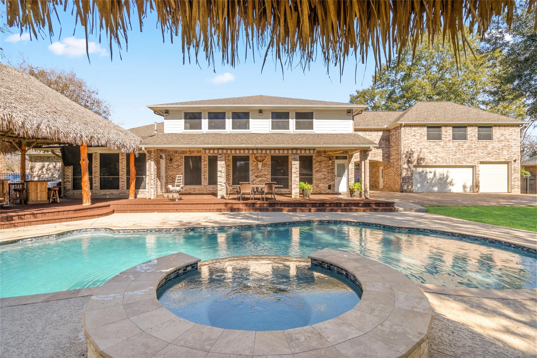 2111 N Shadow Grove Ln