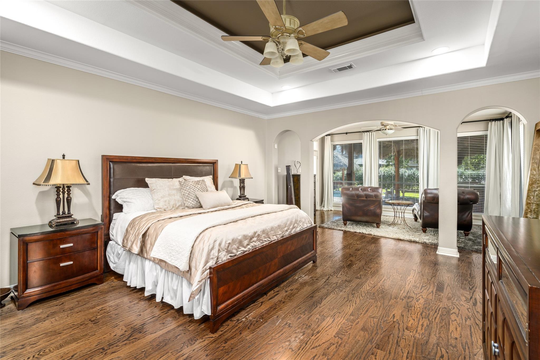 2111 N Shadow Grove Ln