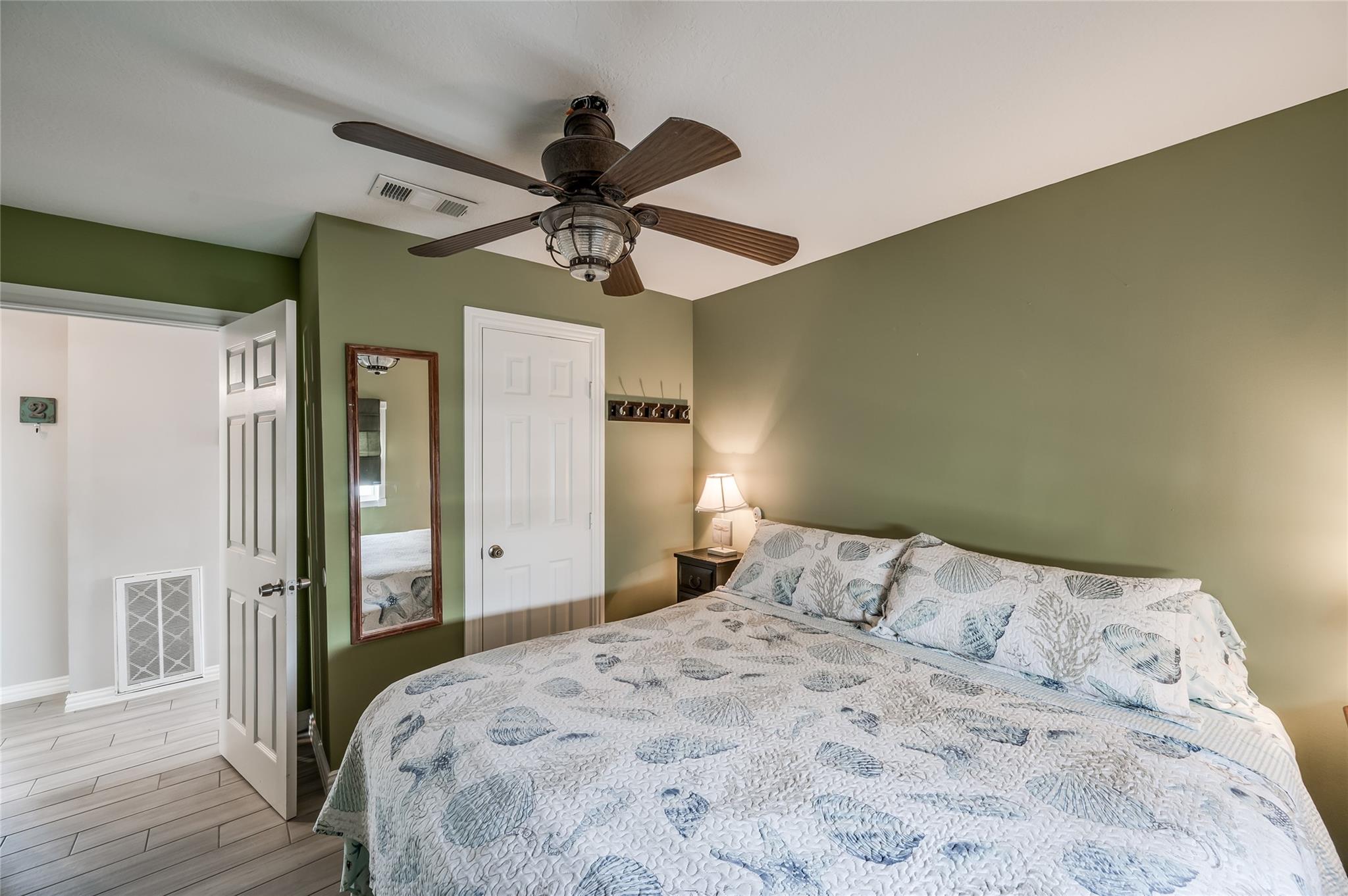 124 N Mae Cir