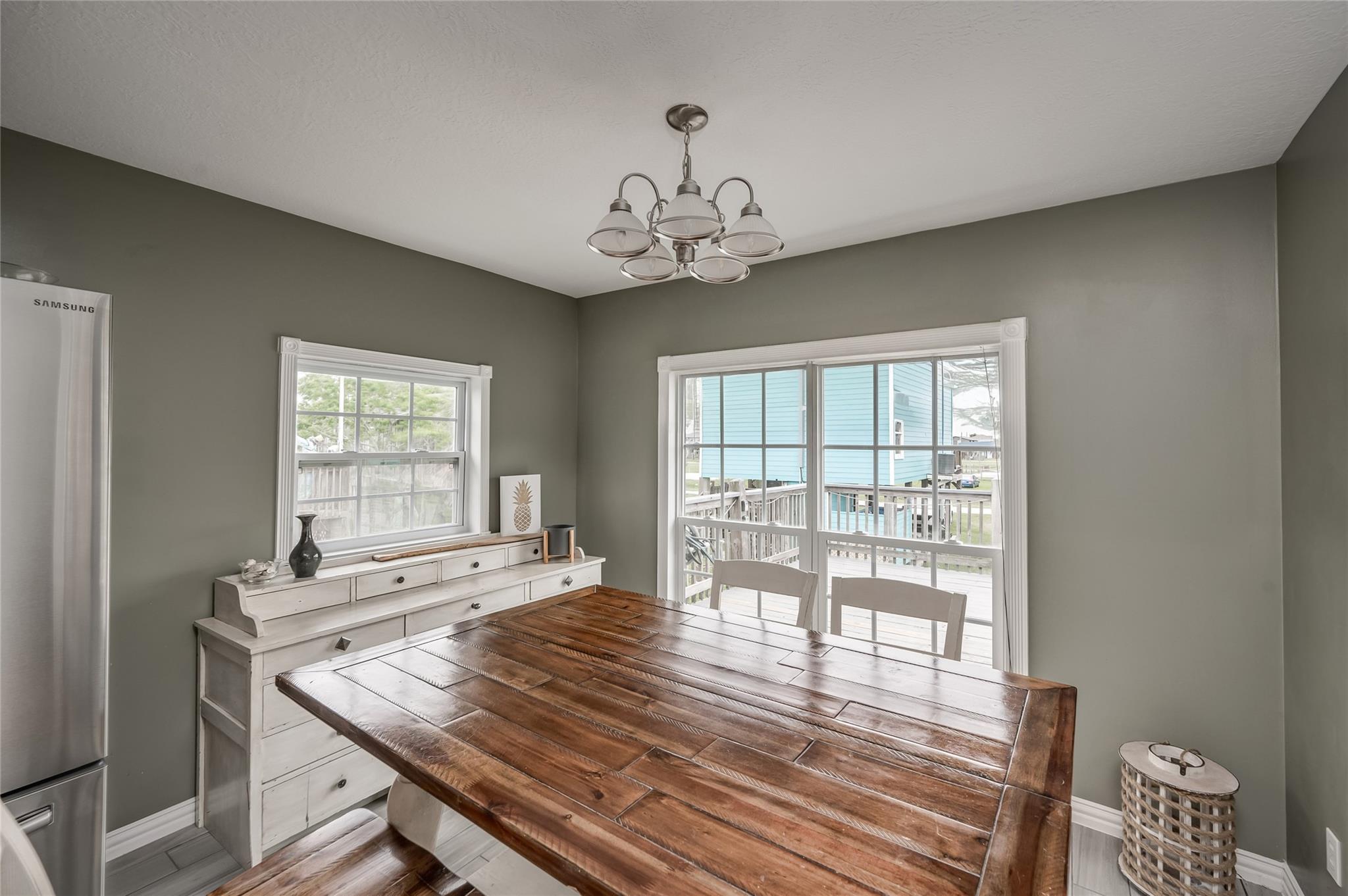 124 N Mae Cir