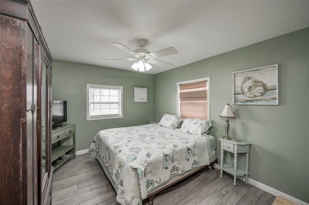 124 N Mae Cir