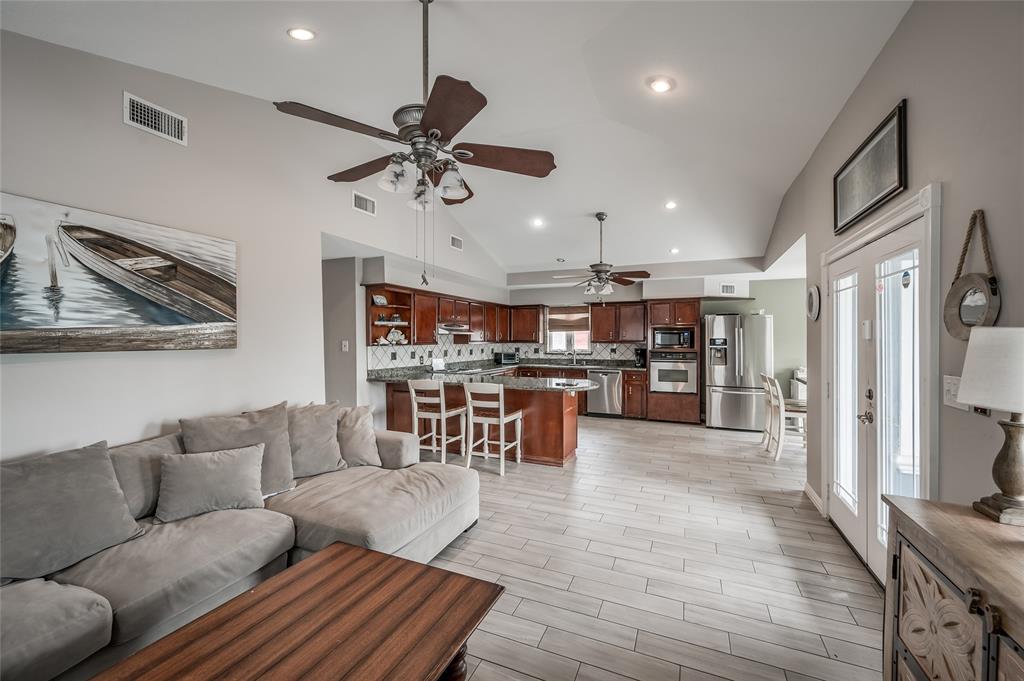 124 N Mae Cir