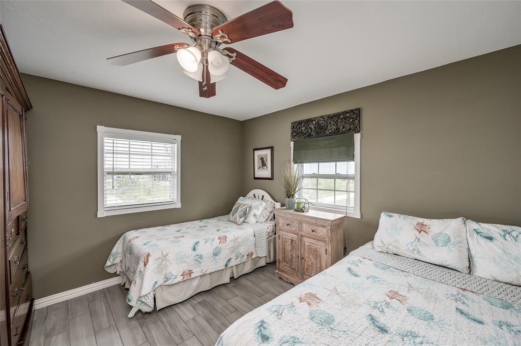124 N Mae Cir