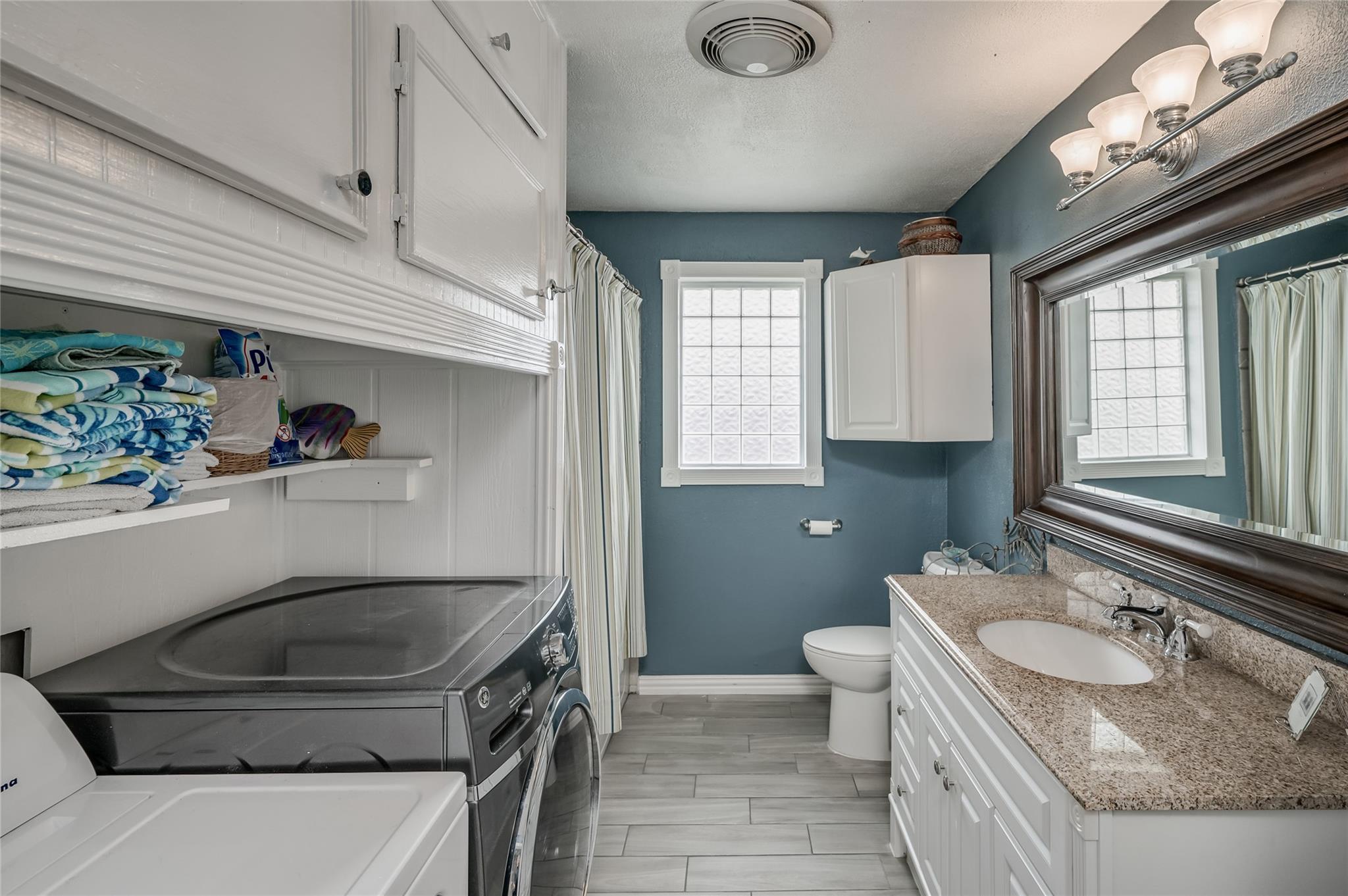 124 N Mae Cir