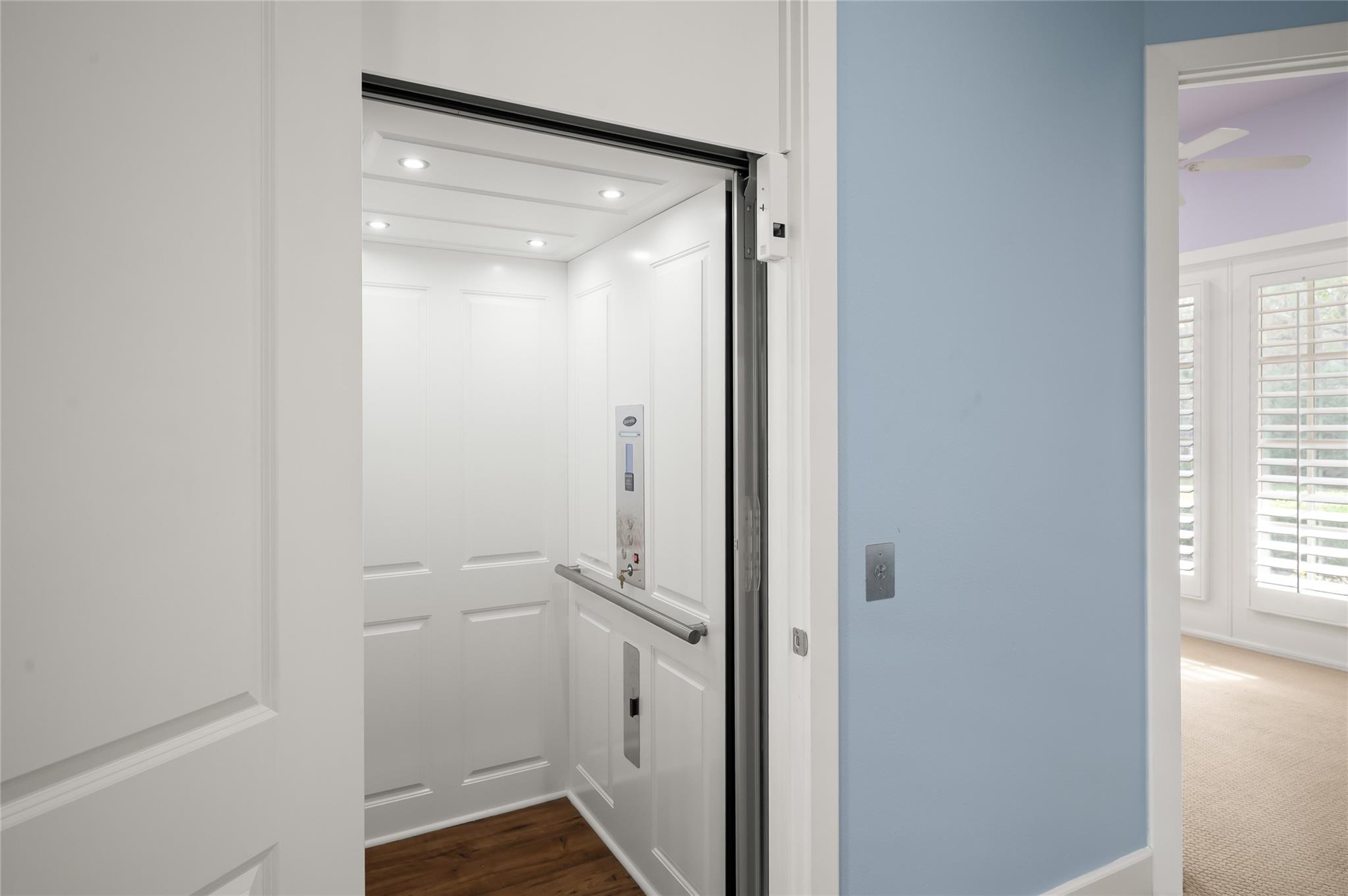 28207 E Benders Landing Boulevard