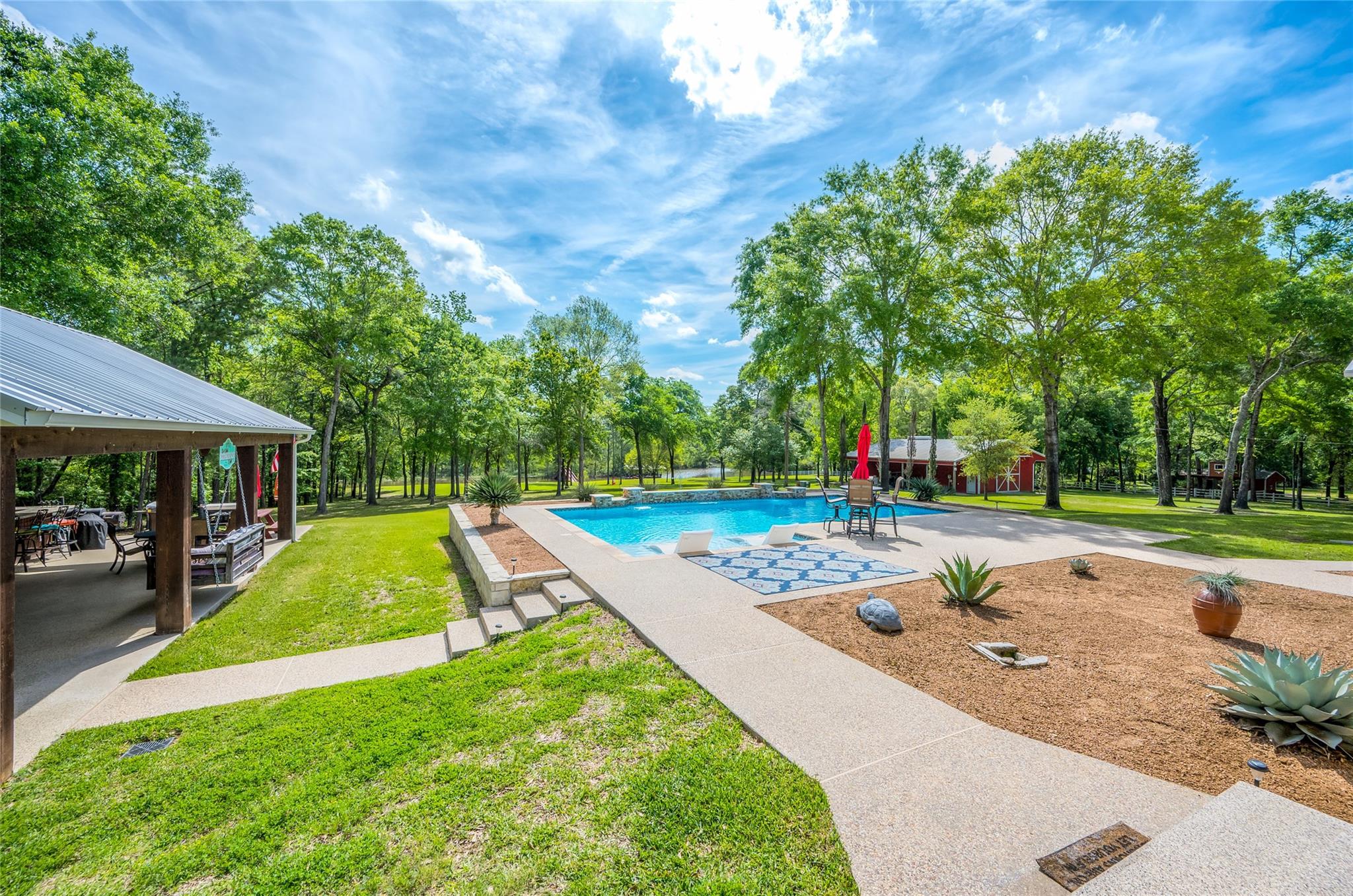 15062 & 15068 Lake Paula Dr