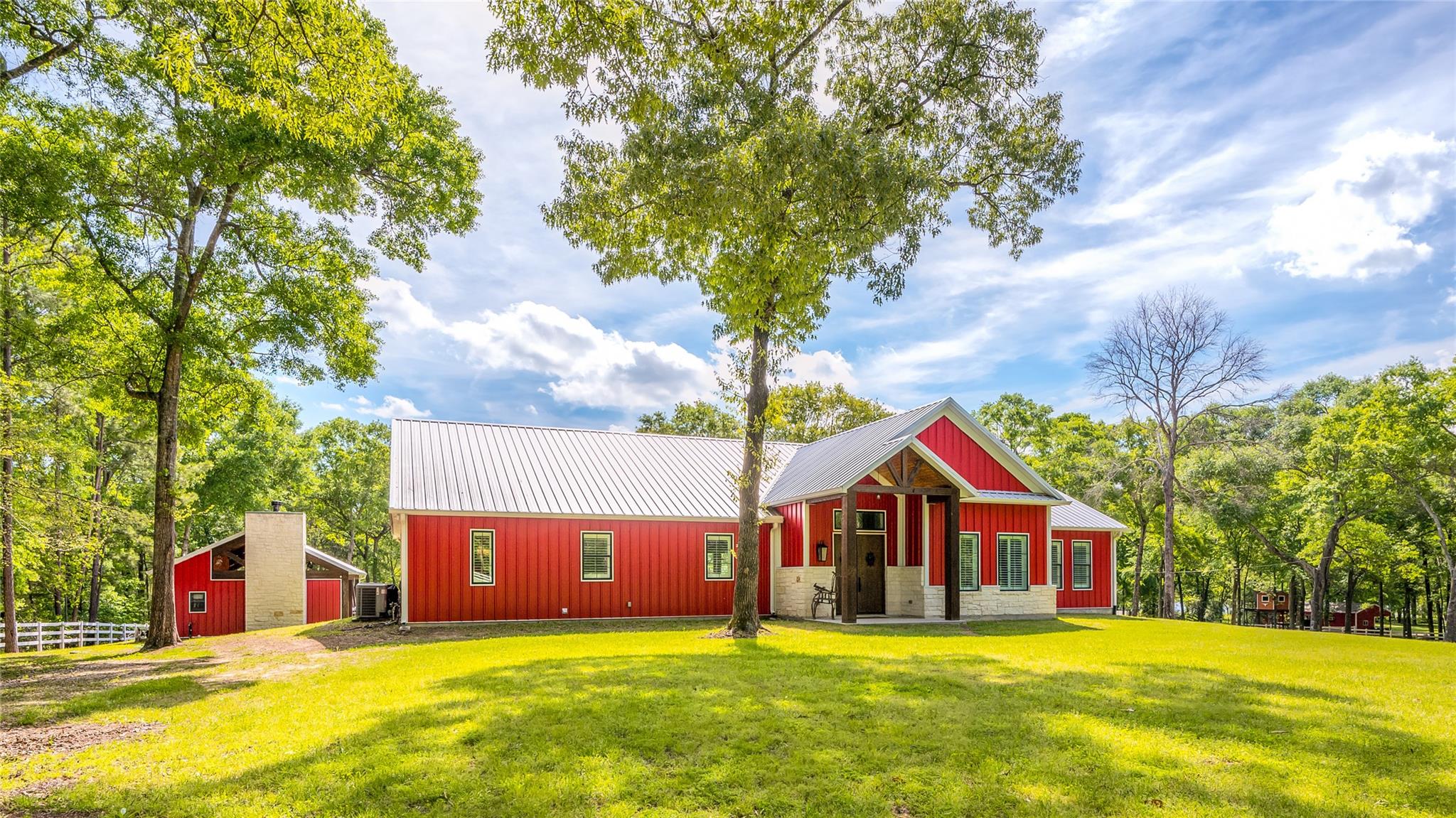 15062 & 15068 Lake Paula Dr