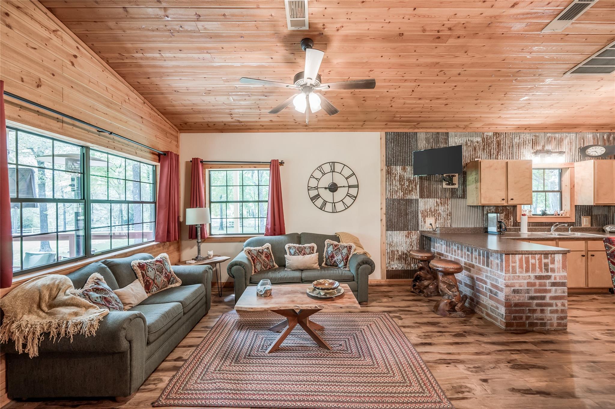 15062 & 15068 Lake Paula Dr