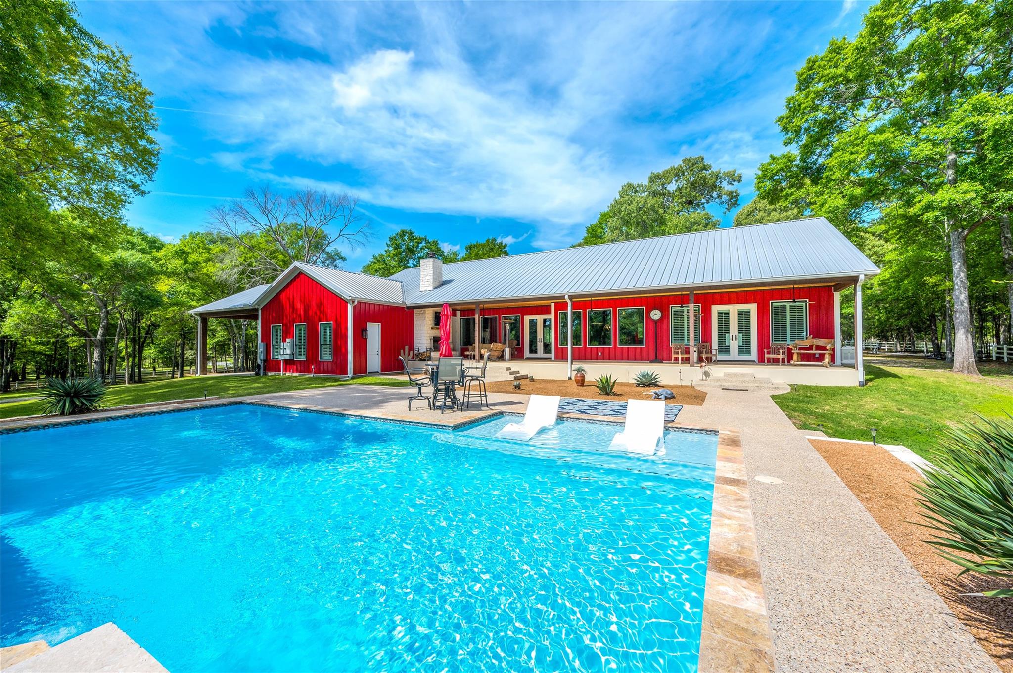 15062 & 15068 Lake Paula Dr