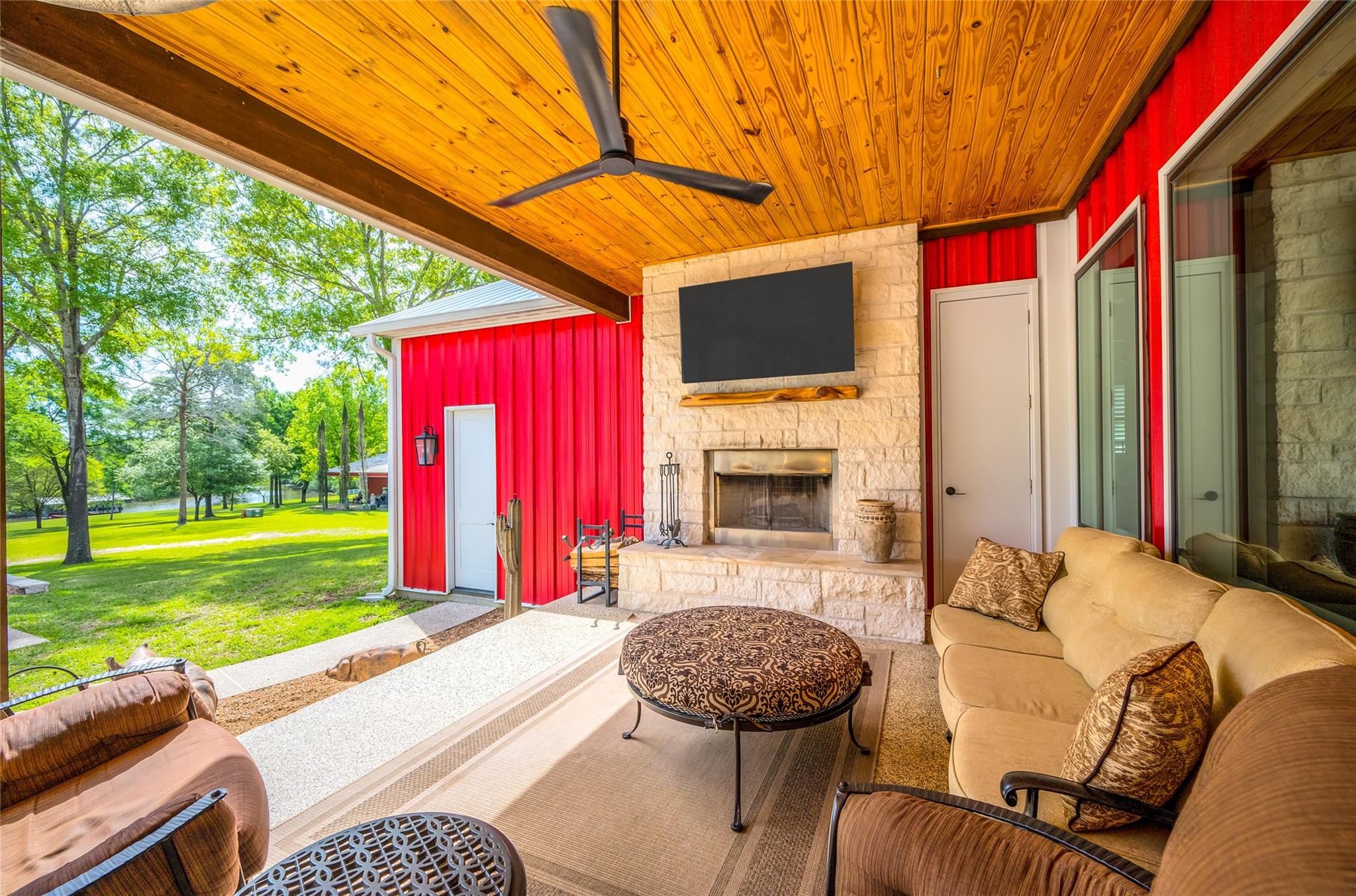 15062 & 15068 Lake Paula Dr