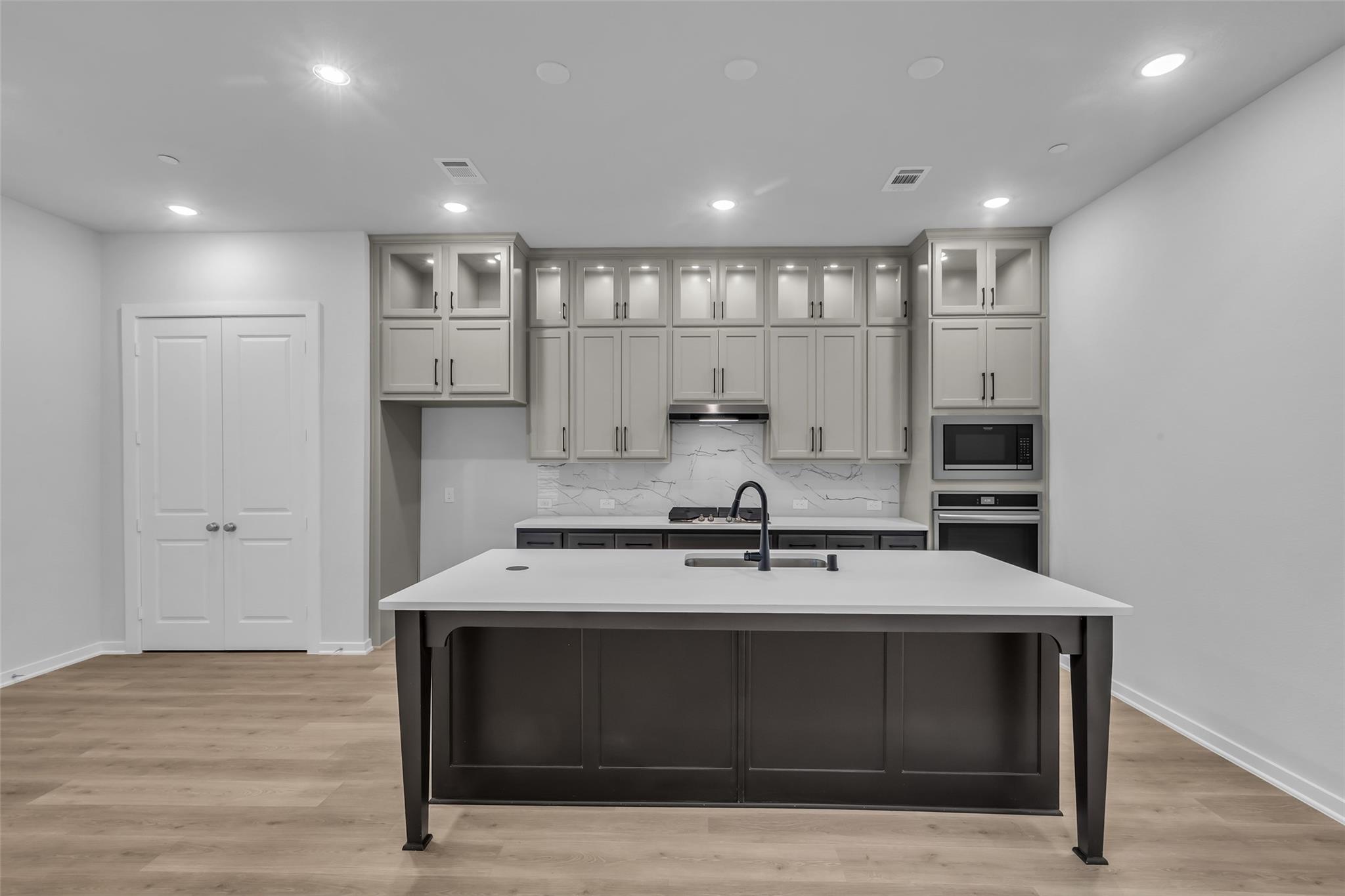 527 Cypress Valley Avenue